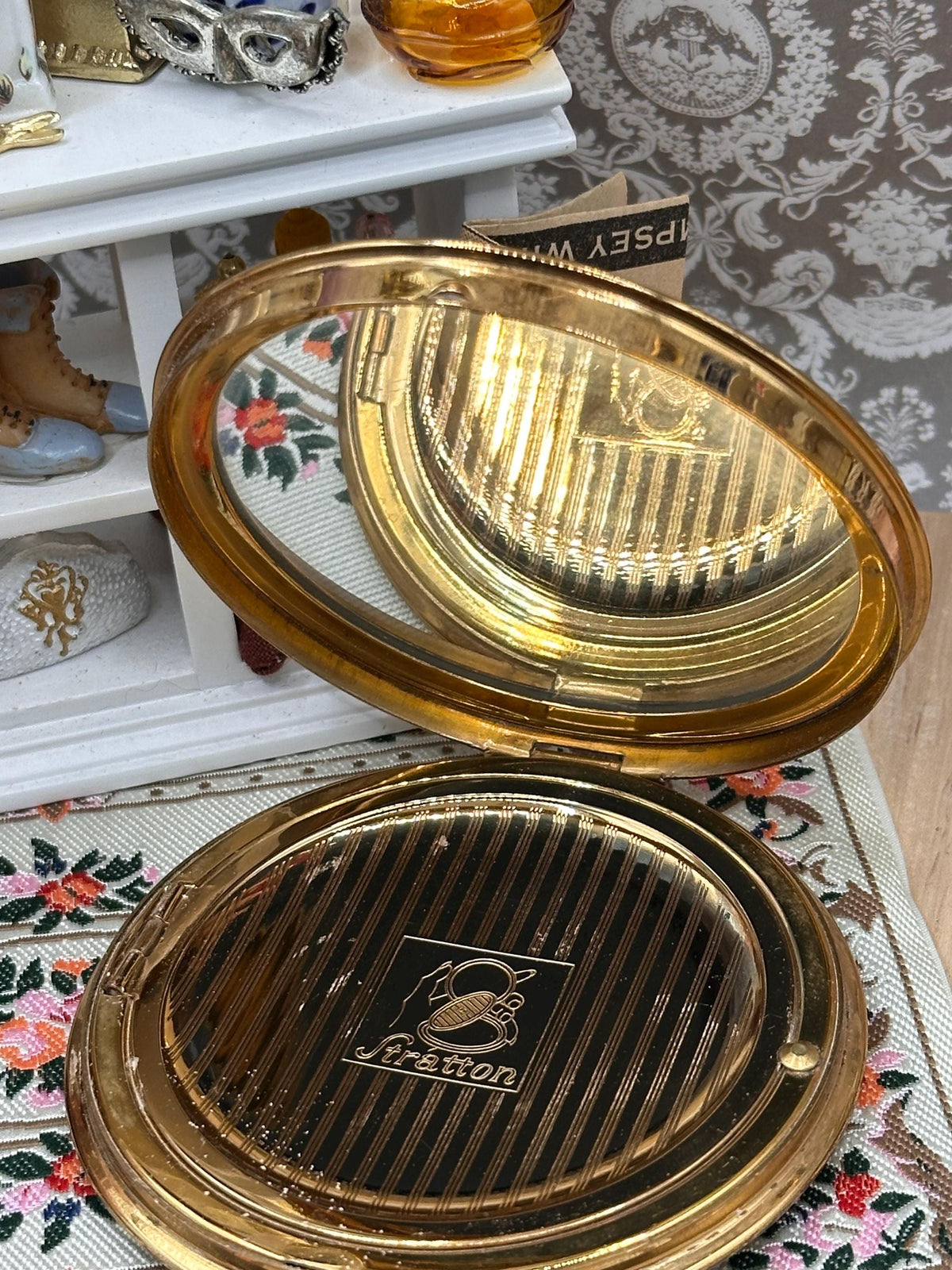 Vintage Stratton Flying Mallards Enamel Powder Compact 7.5cm | Hand Enamelled Duck Compact with Original Pouch | Made in England