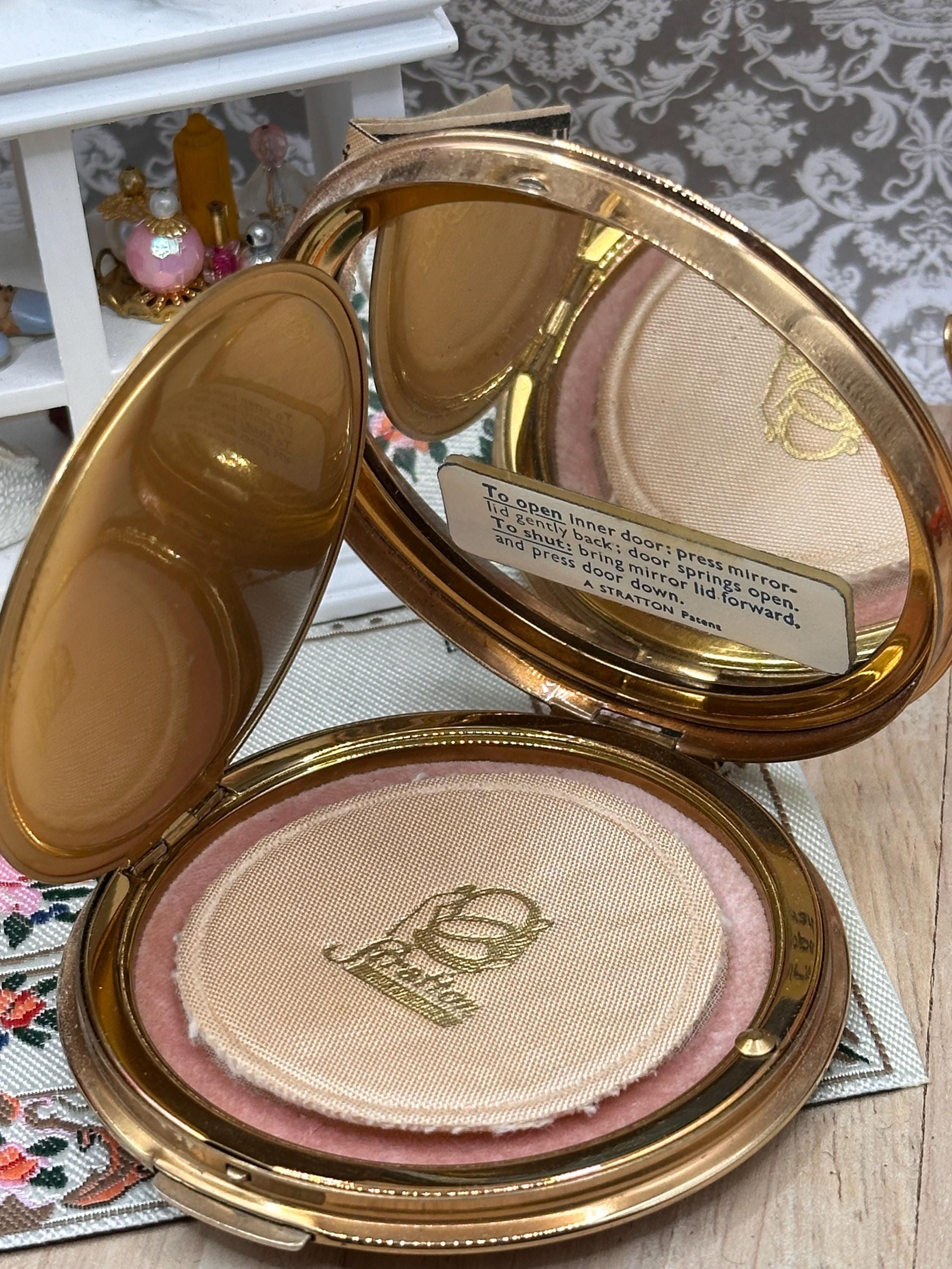 Vintage Stratton ‘Sous l’Empire’ Louis Henri III Powder Compact 7.5cm with Original Pouch