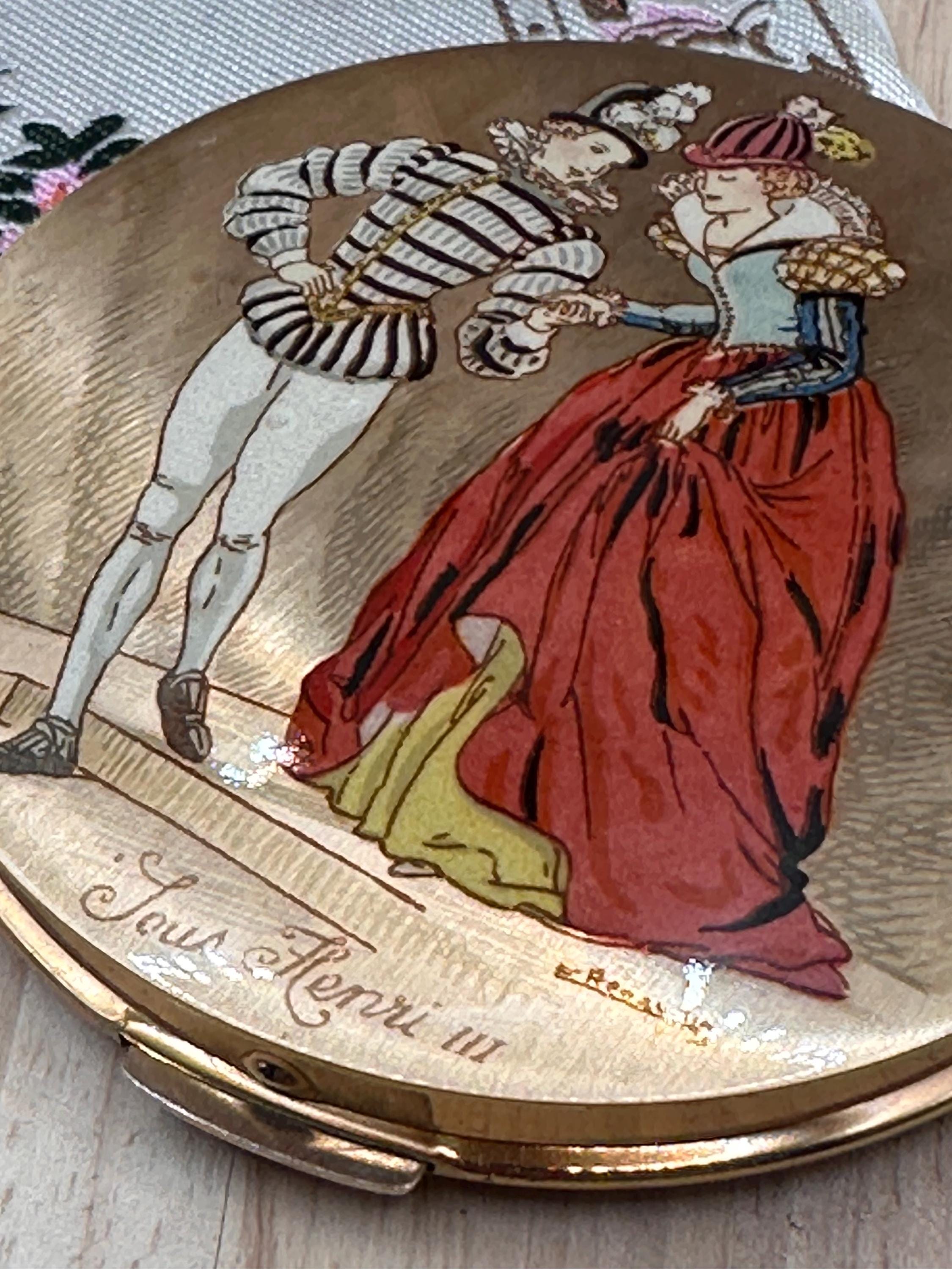 Vintage Stratton ‘Sous l’Empire’ Louis Henri III Powder Compact 7.5cm with Original Pouch