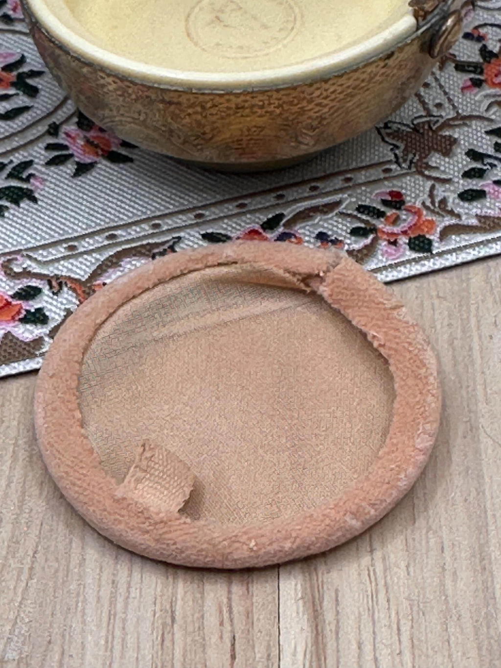 Vintage Kigu Bouquet Powder Compact 5.5cm Floral Lucite Compact Mirror Vanity Compact England