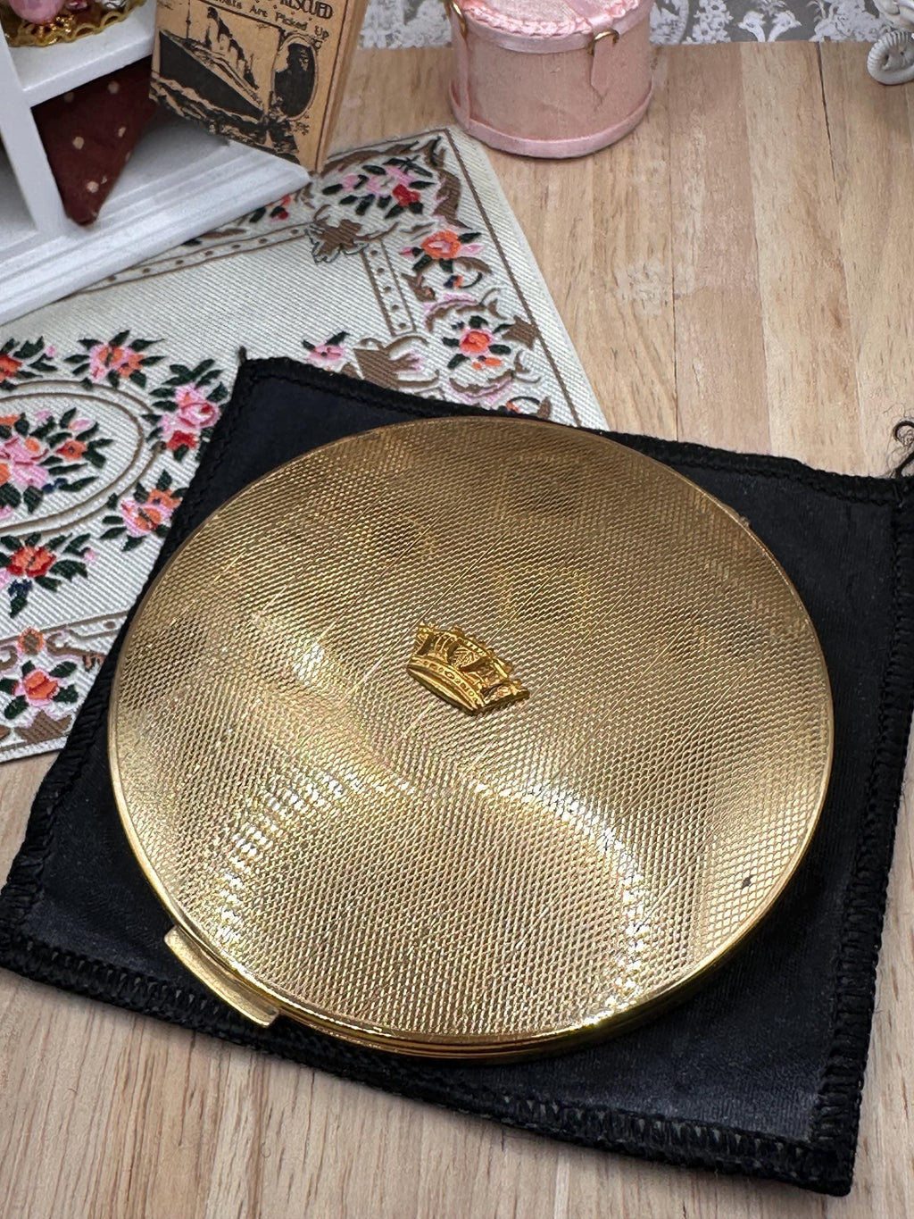 Vintage Stratton Royal Navy Sweetheart Powder Compact Boxed 1961 Provenance Lt Commander James A P Coats RN