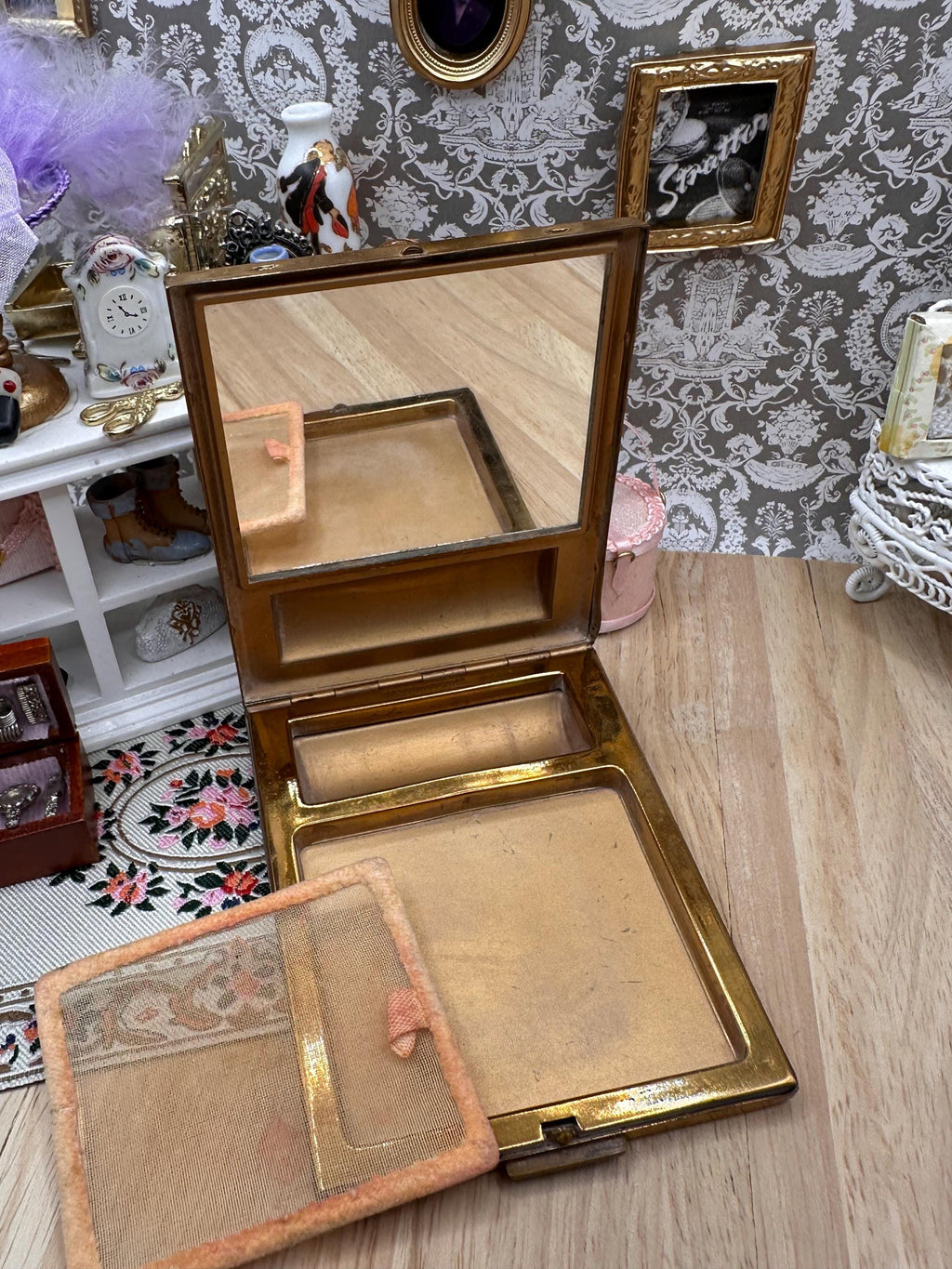 Vintage Art Deco Paris Eiffel Tower Souvenir Powder Compact Faux Tortoiseshell Vanity Compact c1930s 1940s