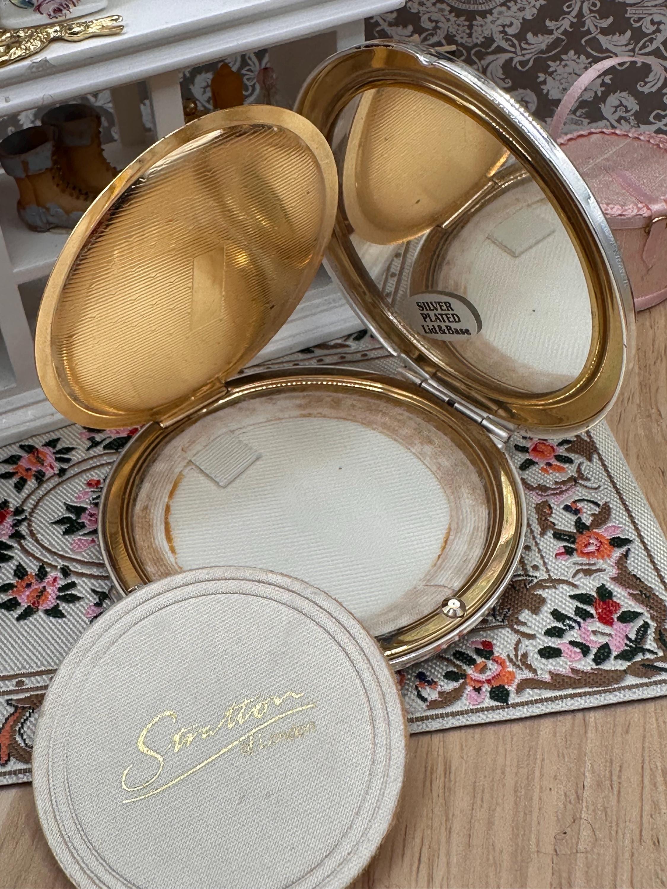 Vintage Stratton Silver Plated Powder Compact with Original Box & Pouch – Engine Turned Finish – 1950s English Vanity Collectible