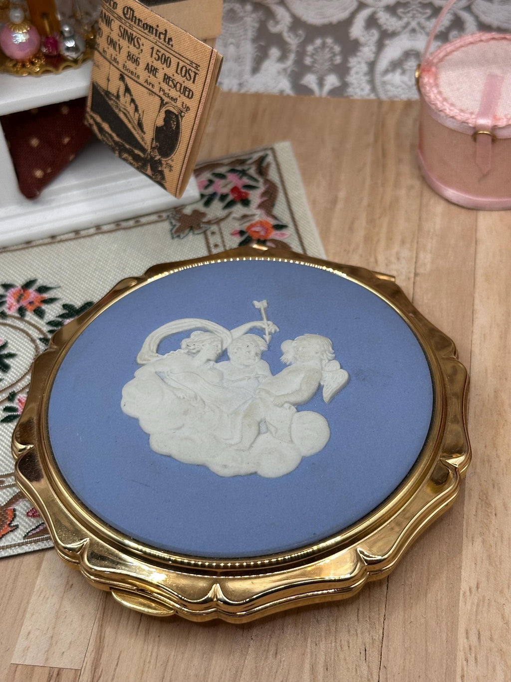 Stratton Wedgwood Jasperware Powder Compact, Blue Classical Cameo, Complete with Puff, Sifter & Pouch, 8.5cm