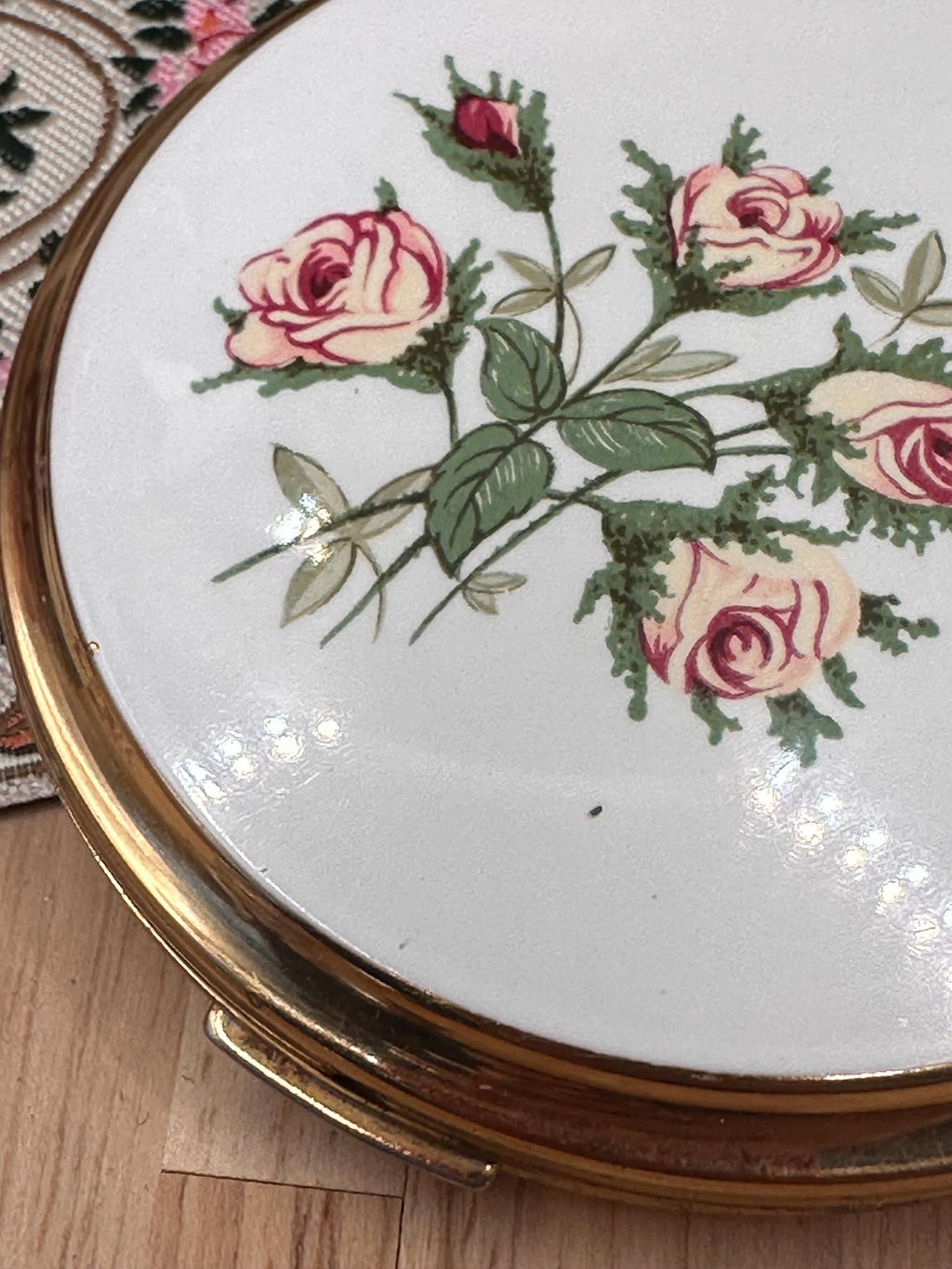 Vintage Stratton Pink Rose Enamel Powder Compact Mirror 7.5cm England