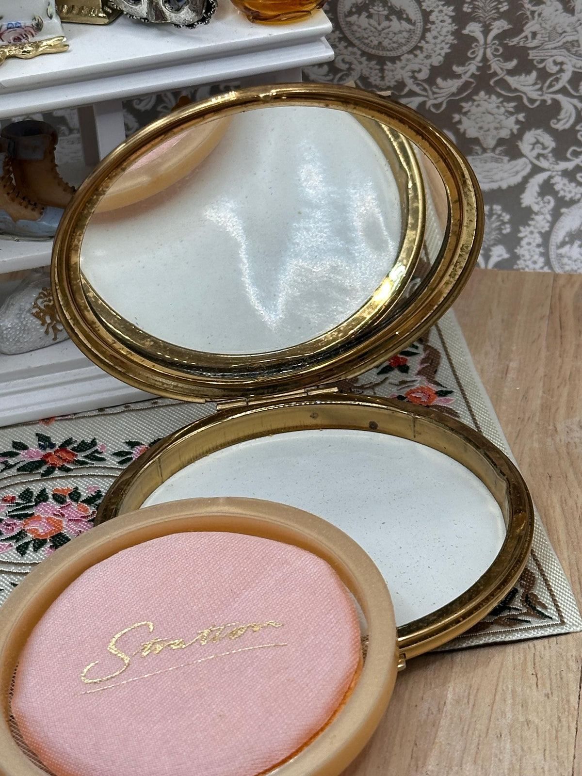 Vintage Stratton Burgundy Marbled Powder Compact Mirror 7.5cm c1970s Original Sifter & Puff
