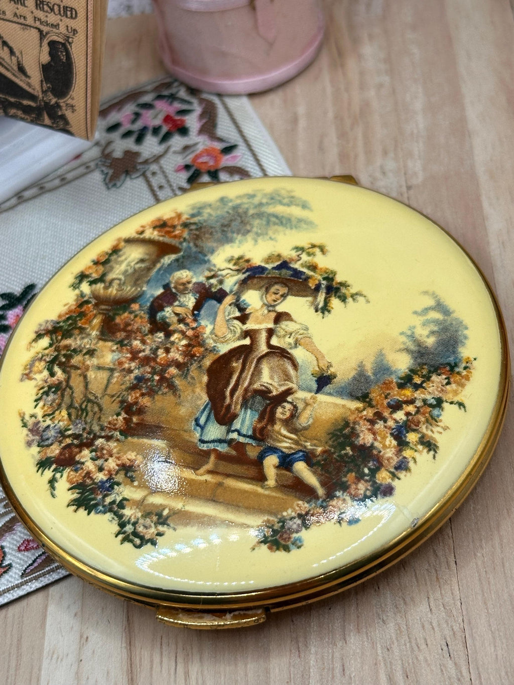 Vintage Kigu Powder Compact Romantic Crinoline Lady Courting Scene 8cm with Original Sifter and Puff Made in England