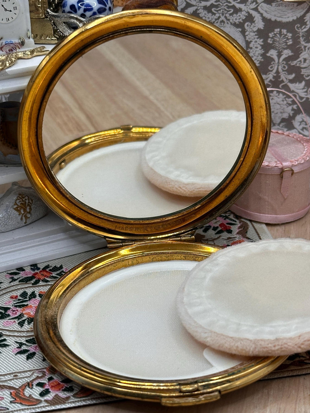 Vintage Kigu Powder Compact Romantic Crinoline Lady Courting Scene 8cm with Original Sifter and Puff Made in England
