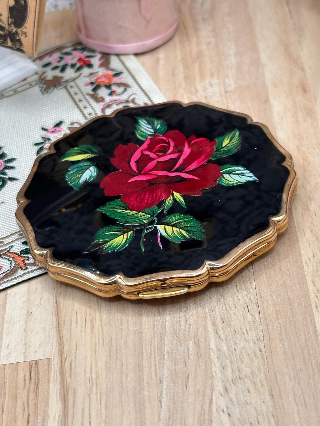 Vintage Stratton Black Enamel Red Rose Powder Compact 7.5cm England Mid Century Vanity Mirror
