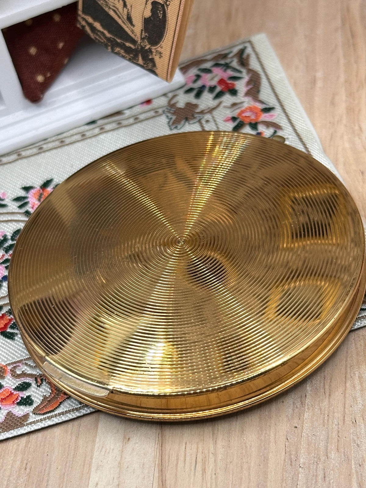 Vintage Stratton Flying Mallards Enamel Powder Compact 7.5cm | Hand Enamelled Duck Compact with Original Pouch | Made in England