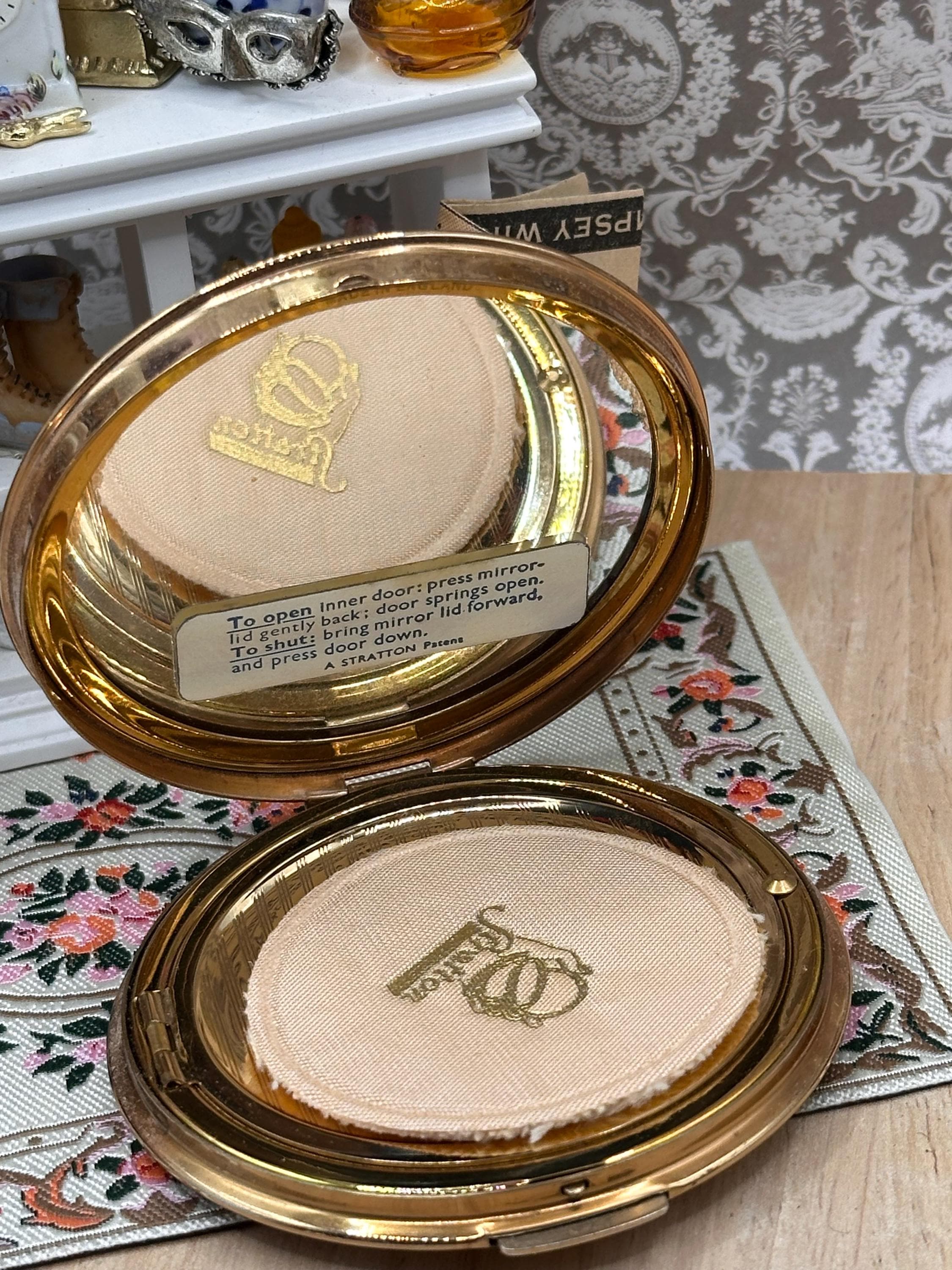 Vintage Stratton ‘Sous l’Empire’ Louis Henri III Powder Compact 7.5cm with Original Pouch