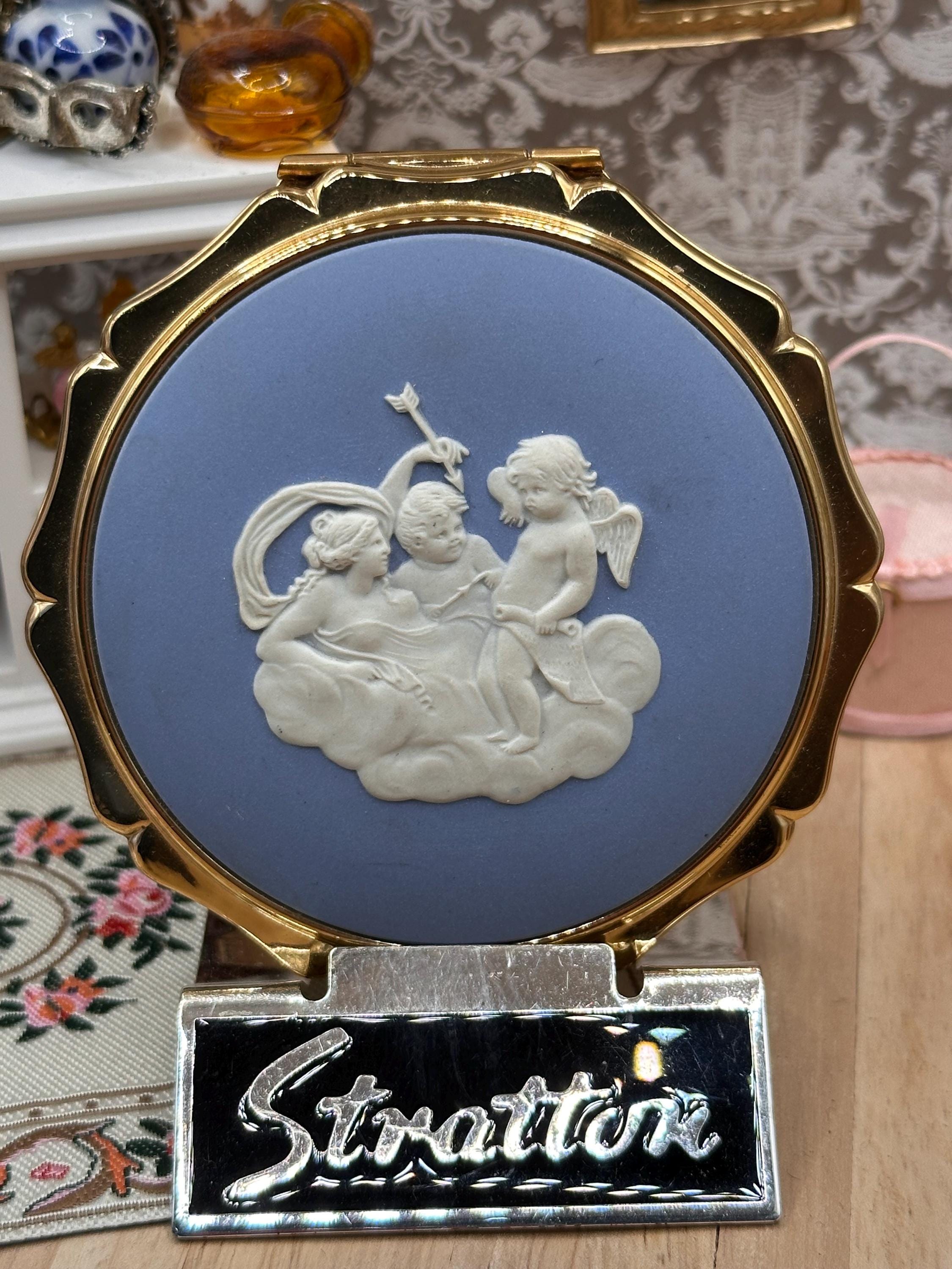 Stratton Wedgwood Jasperware Powder Compact, Blue Classical Cameo, Complete with Puff, Sifter & Pouch, 8.5cm