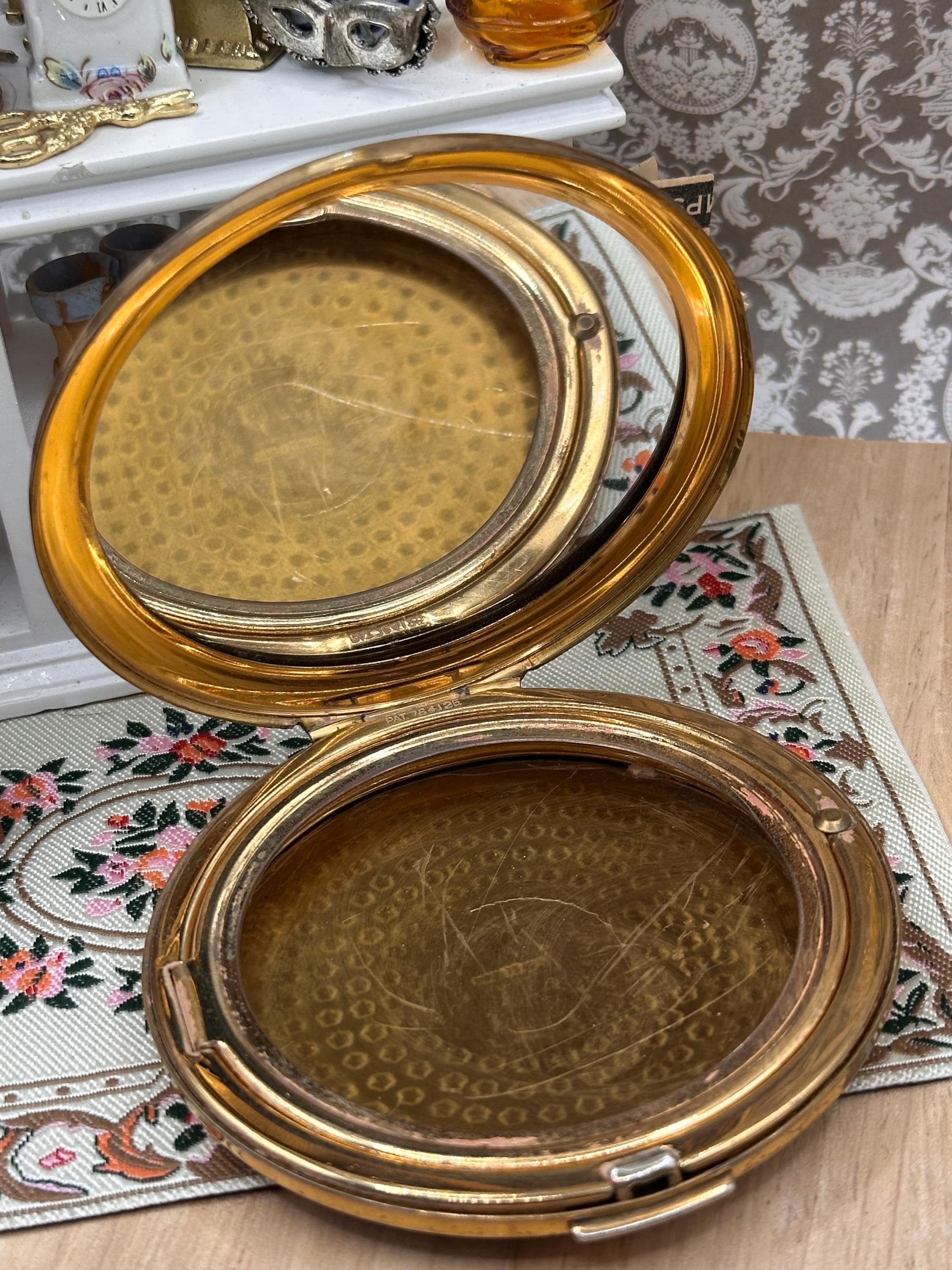 Vintage Stratton Pink Rose Enamel Powder Compact Mirror 7.5cm England