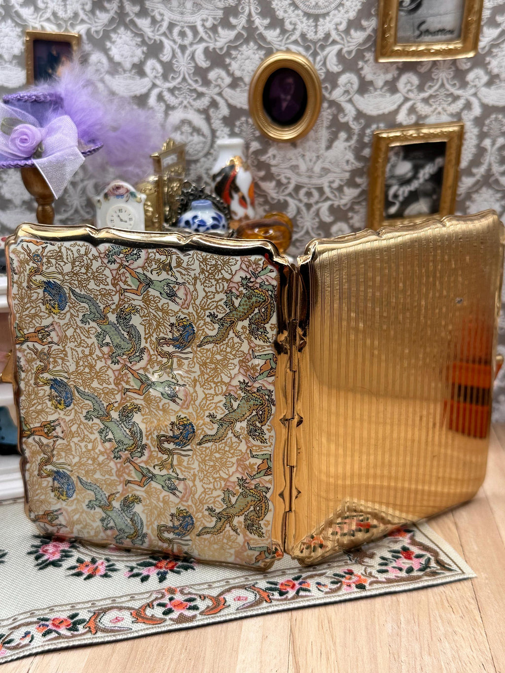 Vintage Stratton Chinoiserie Dragon Cigarette Case Gold Tone Made in England