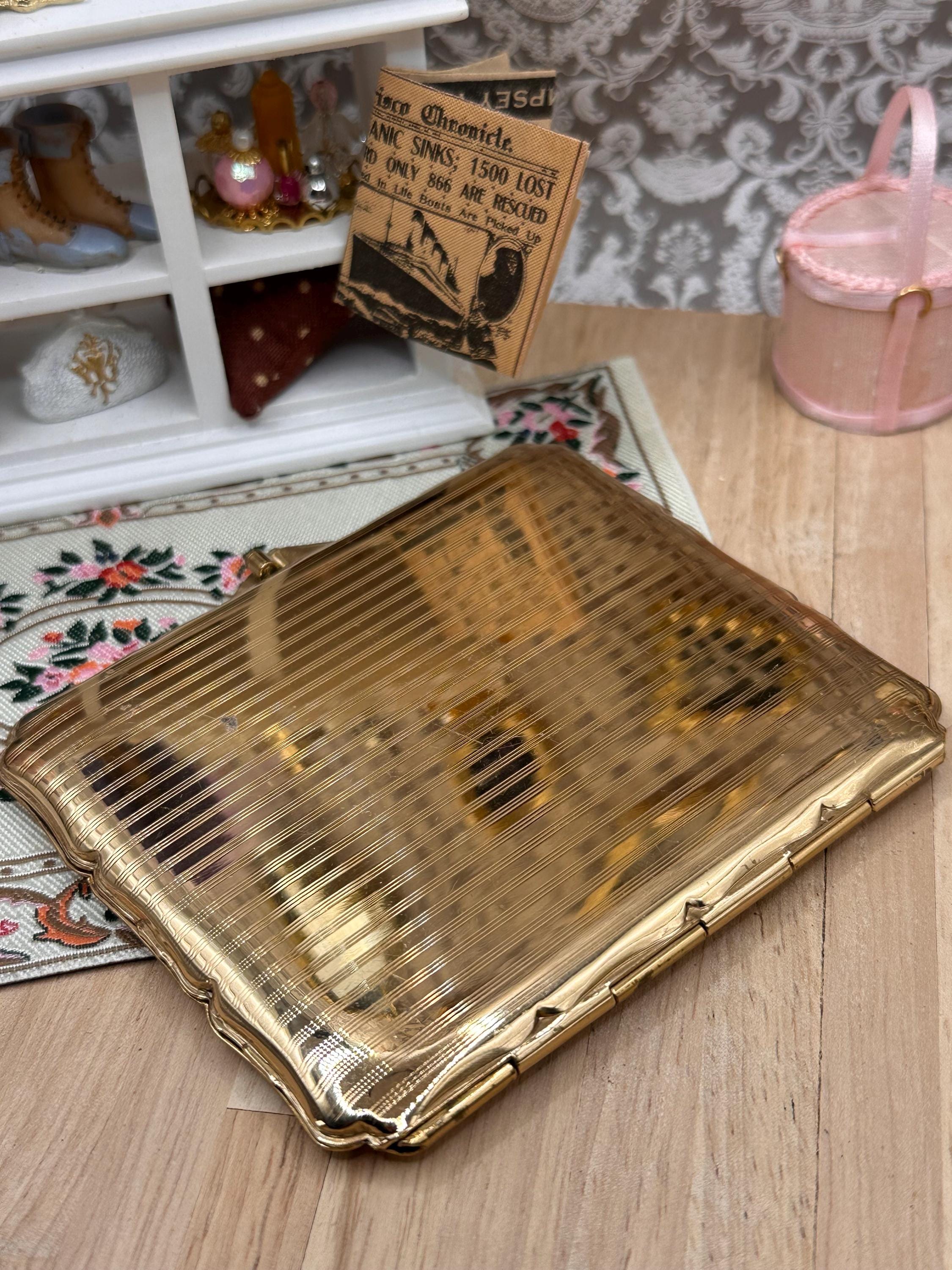 Vintage Stratton Chinoiserie Dragon Cigarette Case Gold Tone Made in England
