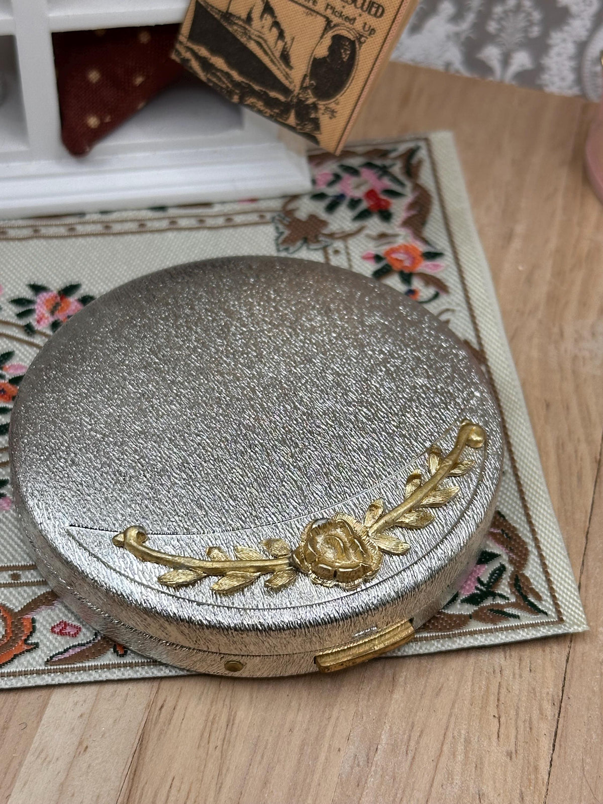 Vintage Du Barry Cloudsilk Unused Powder Compact 6.5cm Rose Gold Floral Design
