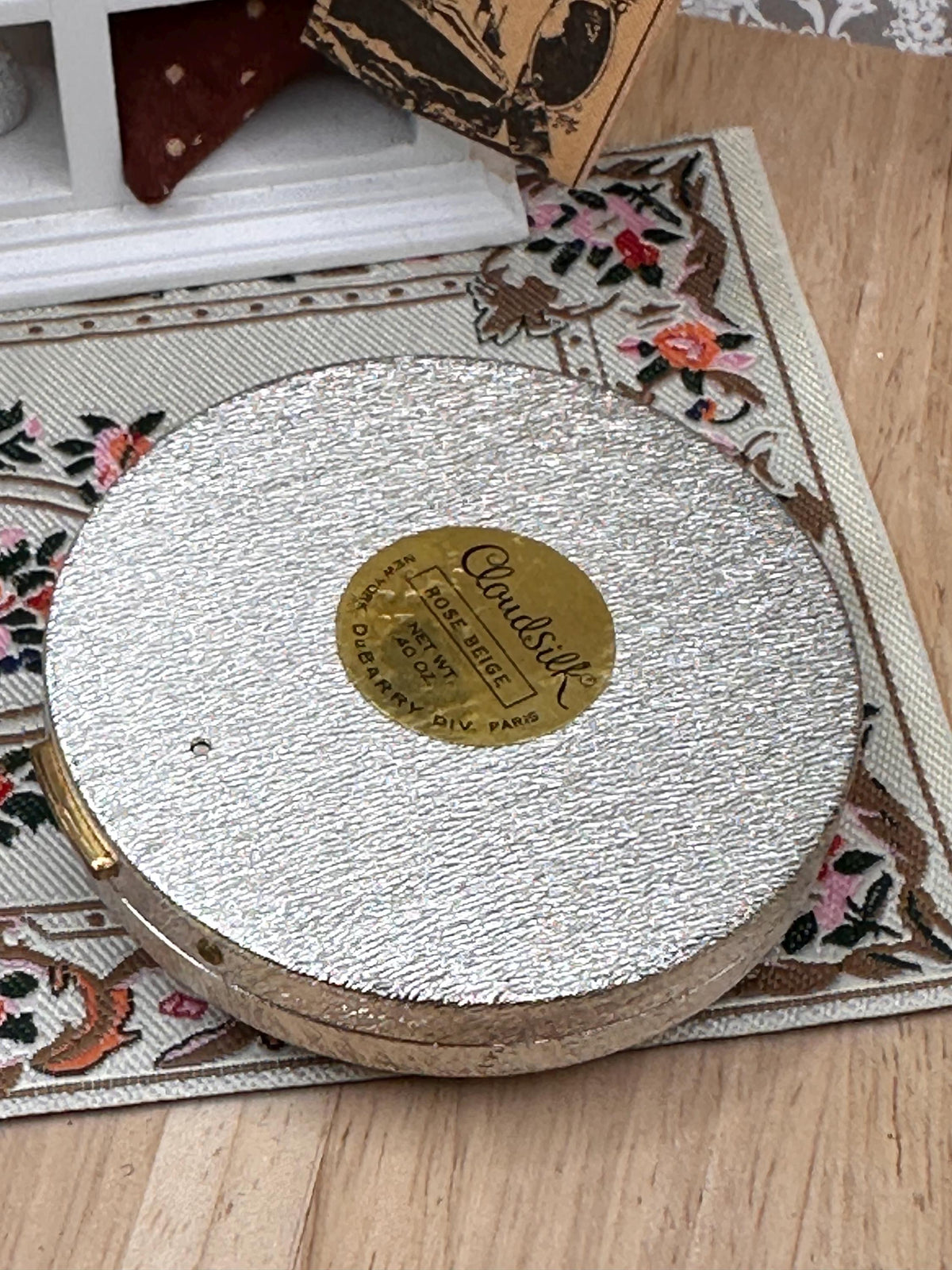 Vintage Du Barry Cloudsilk Unused Powder Compact 6.5cm Rose Gold Floral Design