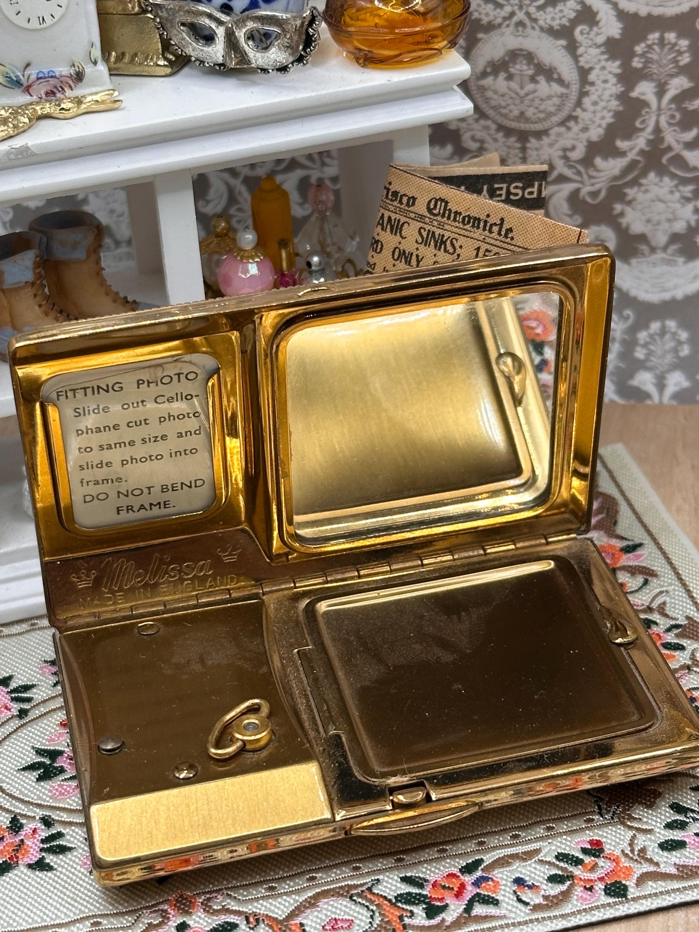 Vintage Melissa Mother of Pearl Musical Compact – Photo Frame & Powder Compact