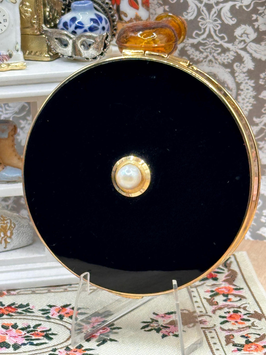 Vintage Ciro of Bond Street Black Enamel Powder Compact 7cm – Unused with Original Puff, Sifter & Pouch