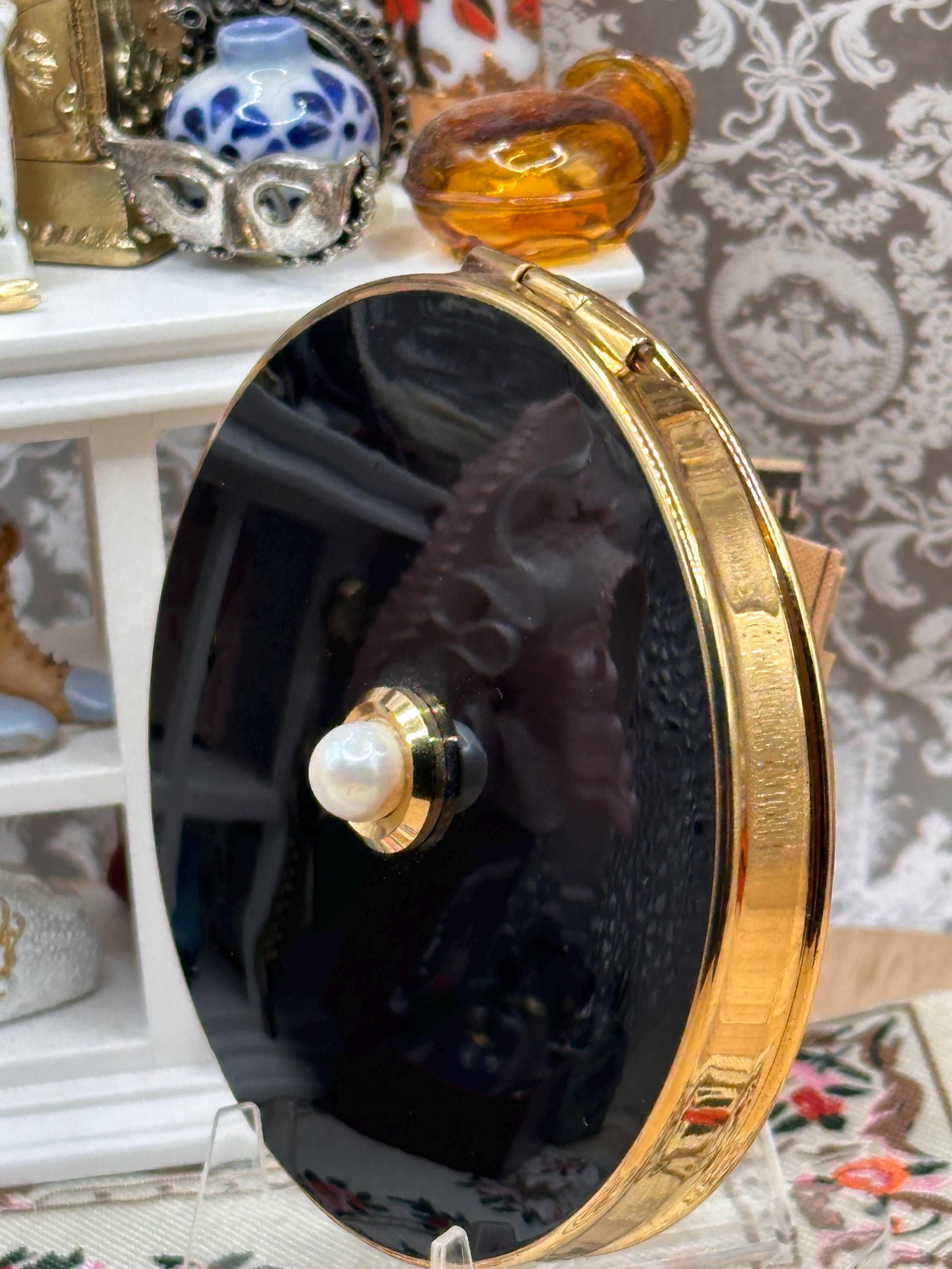 Vintage Ciro of Bond Street Black Enamel Powder Compact 7cm – Unused with Original Puff, Sifter & Pouch