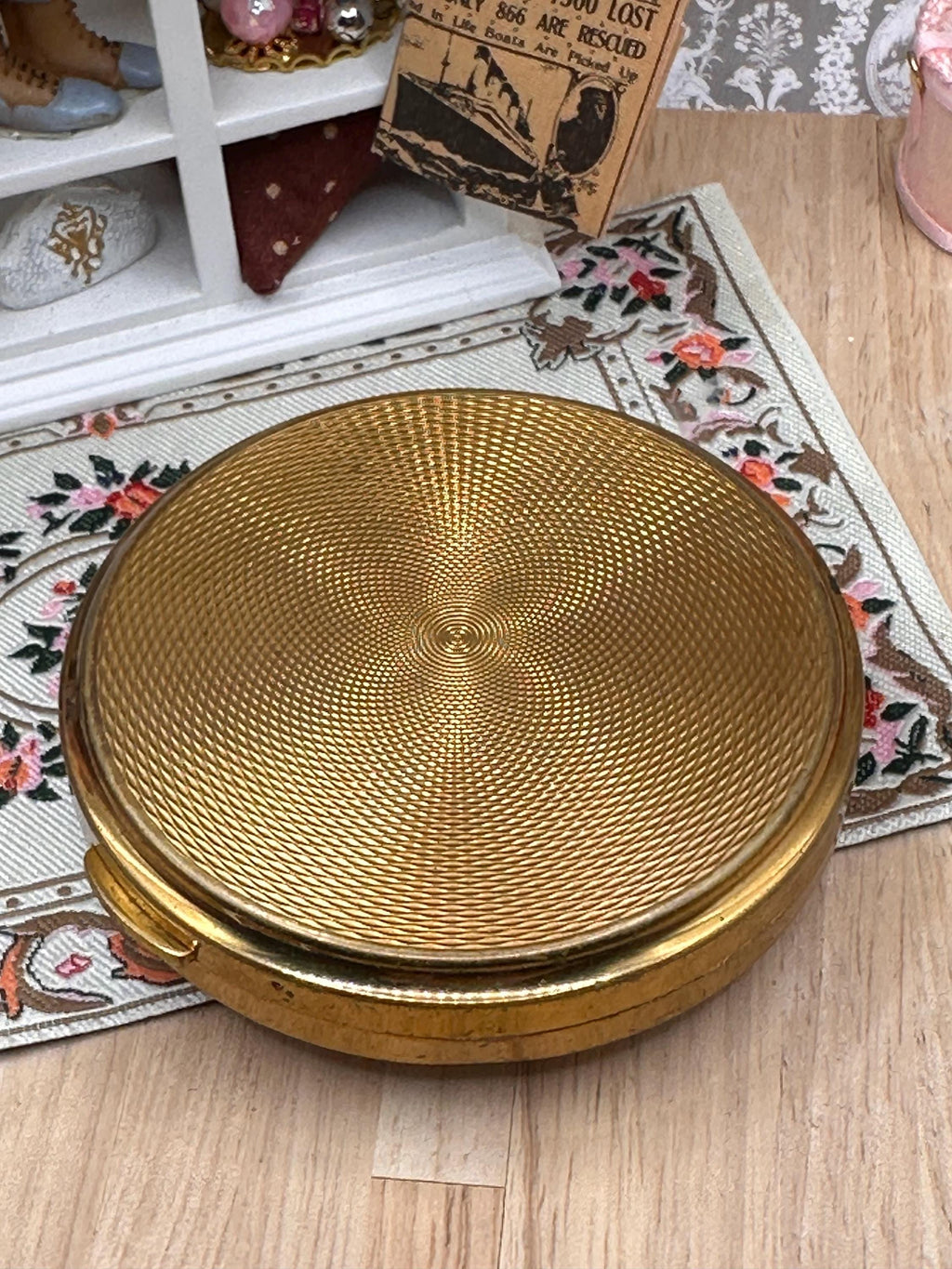Vintage Mascot for Rococo Musical Powder Compact 8.5cm – Mother of Pearl Petit Point – Original Puff & Sifter