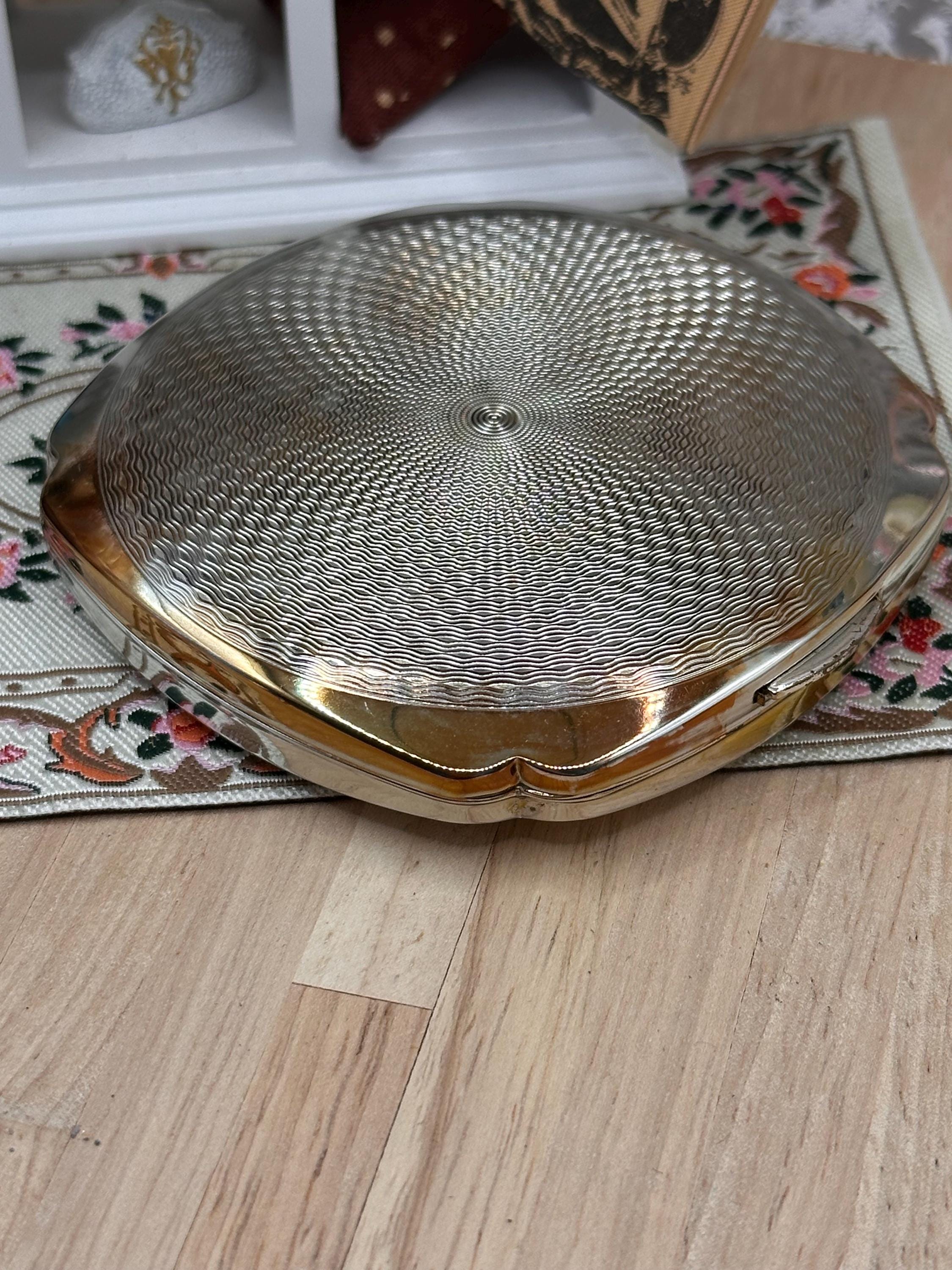 Unused Boxed Kigu Convertible Powder Compact 8cm with Pouch & Kigu Plus Sifter – Real Diamond Cut Mirror – Vintage 1950s Vanity