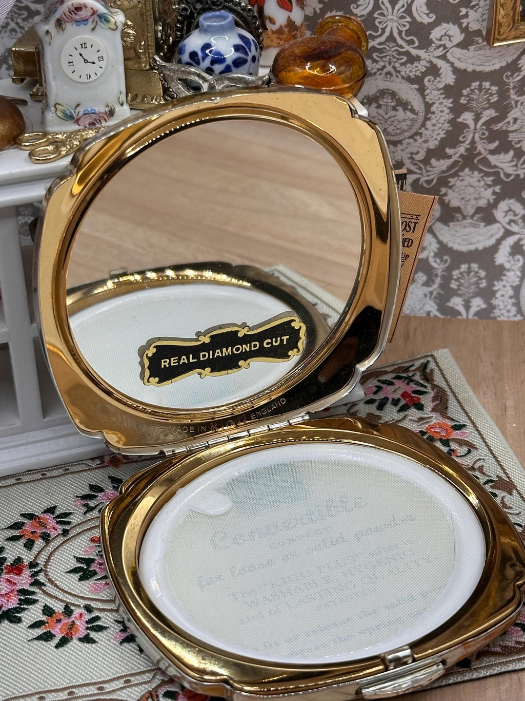 Unused Boxed Kigu Convertible Powder Compact 8cm with Pouch & Kigu Plus Sifter – Real Diamond Cut Mirror – Vintage 1950s Vanity