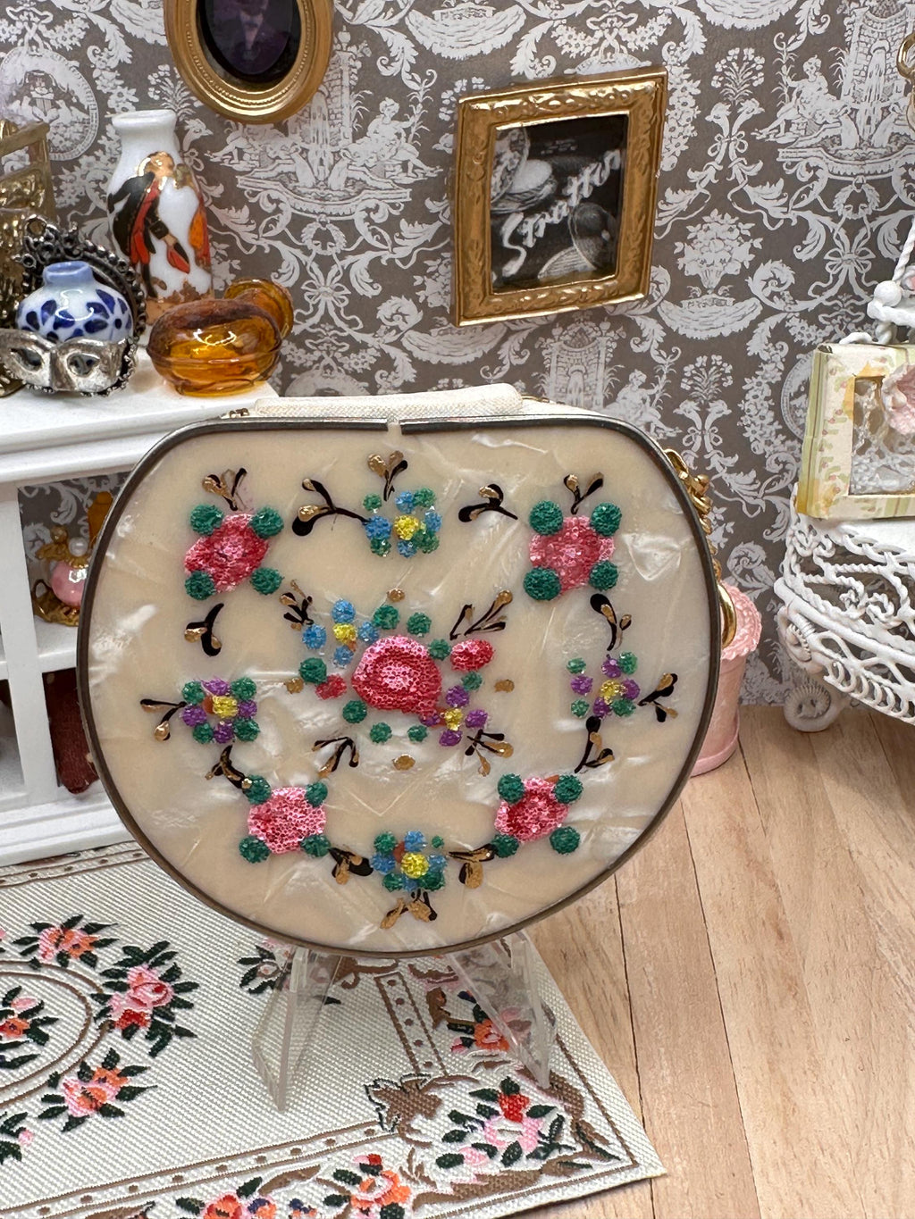 Rare Vintage 1950s Zip Around Lucite Powder Compact – Hand Decorated Floral Vanity Compact – Marbled Faux Mother of Pearl Makeup Compact