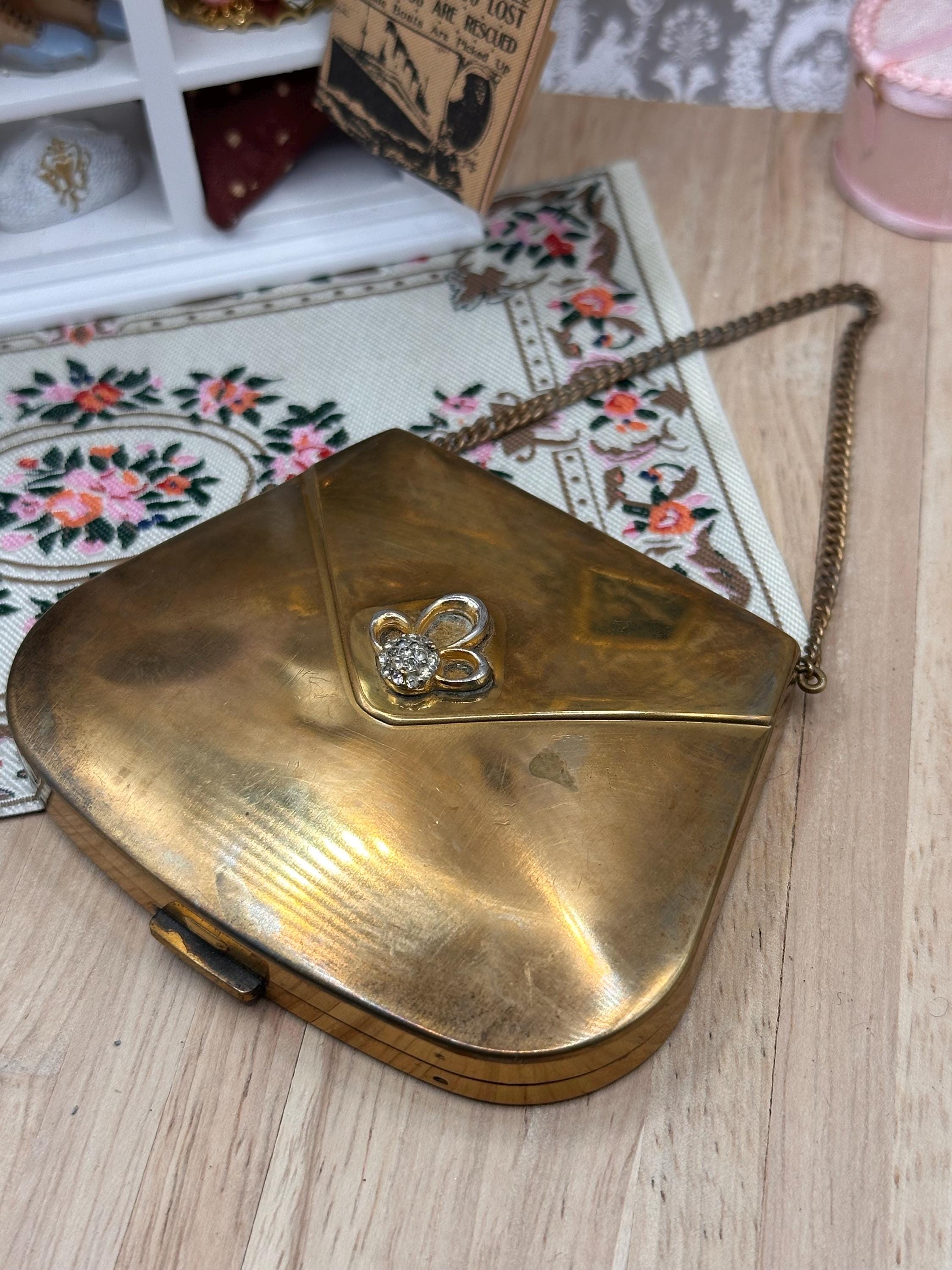 Vintage Volupté Lucky Purse Compact c.1948–1950, Rhinestone Clasp, Original Chain, Puff & Sifter, Rare USA Powder Compact