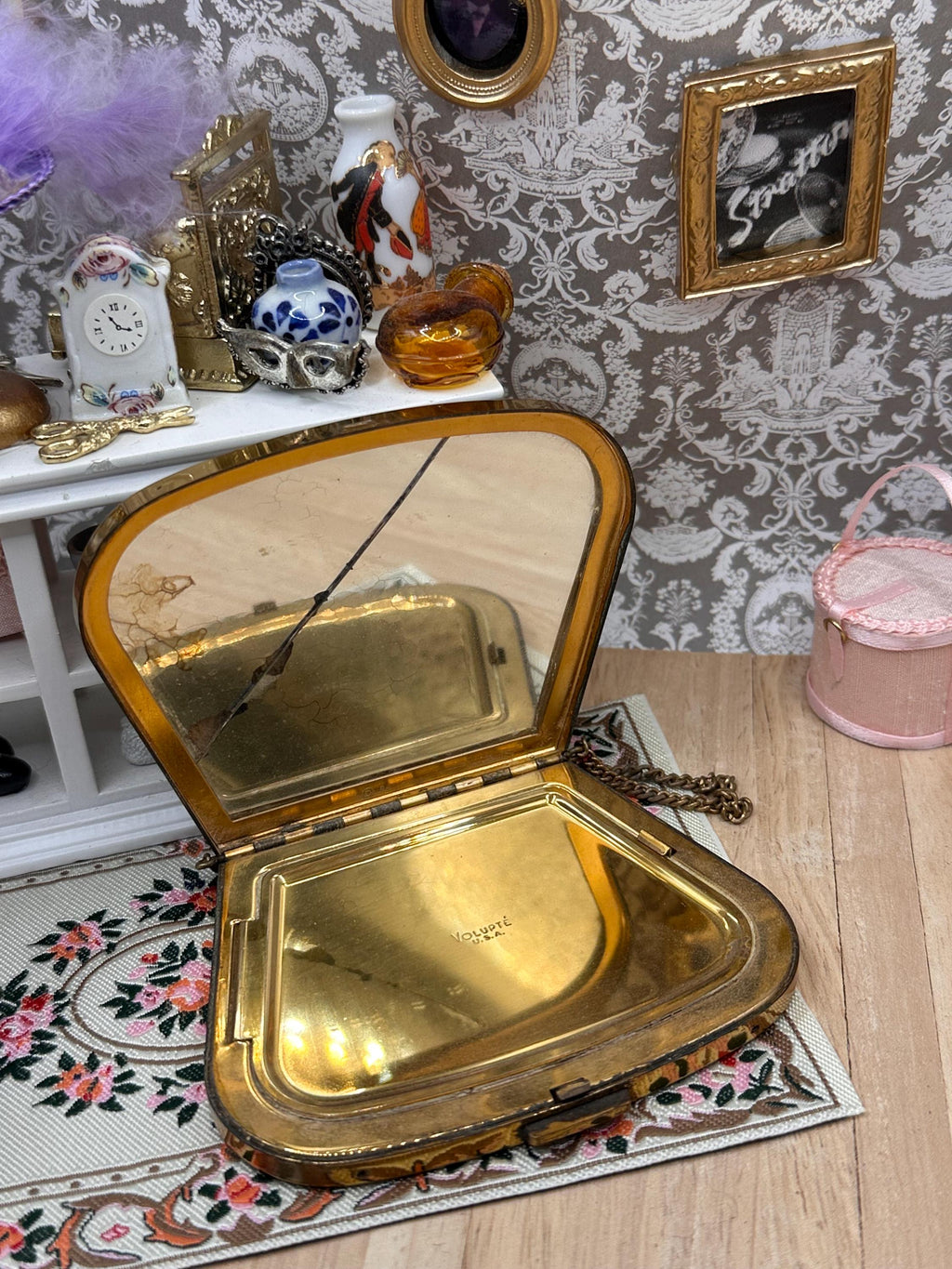 Vintage Volupté Lucky Purse Compact c.1948–1950, Rhinestone Clasp, Original Chain, Puff & Sifter, Rare USA Powder Compact