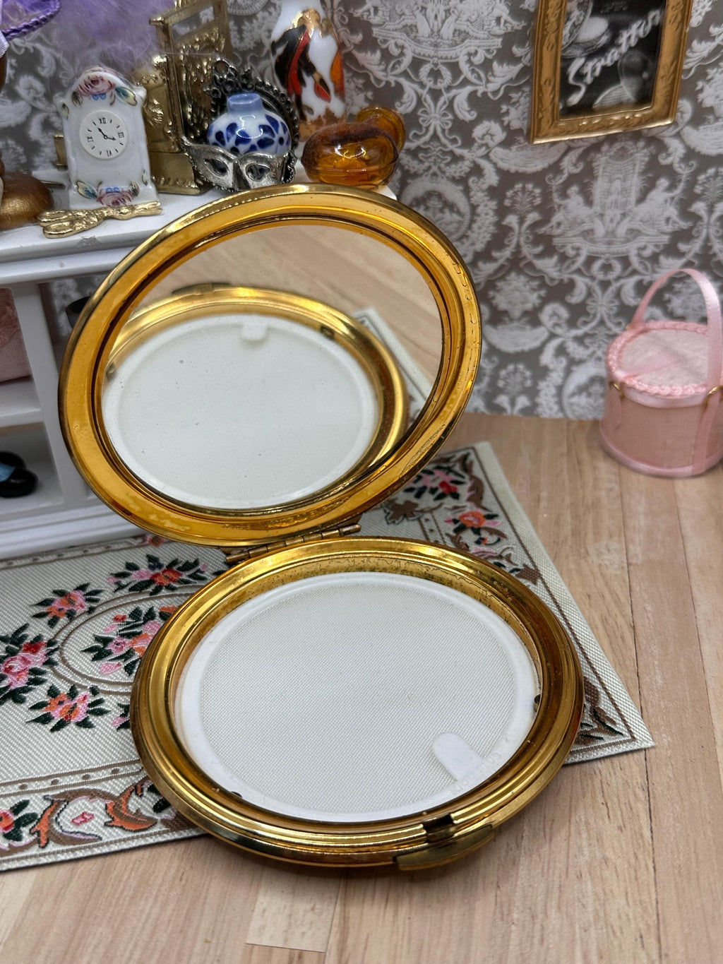 Vintage Kigu Purple Guilloché Enamel Powder Compact – Gold Tone Vanity Compact – 8cm – Made in England