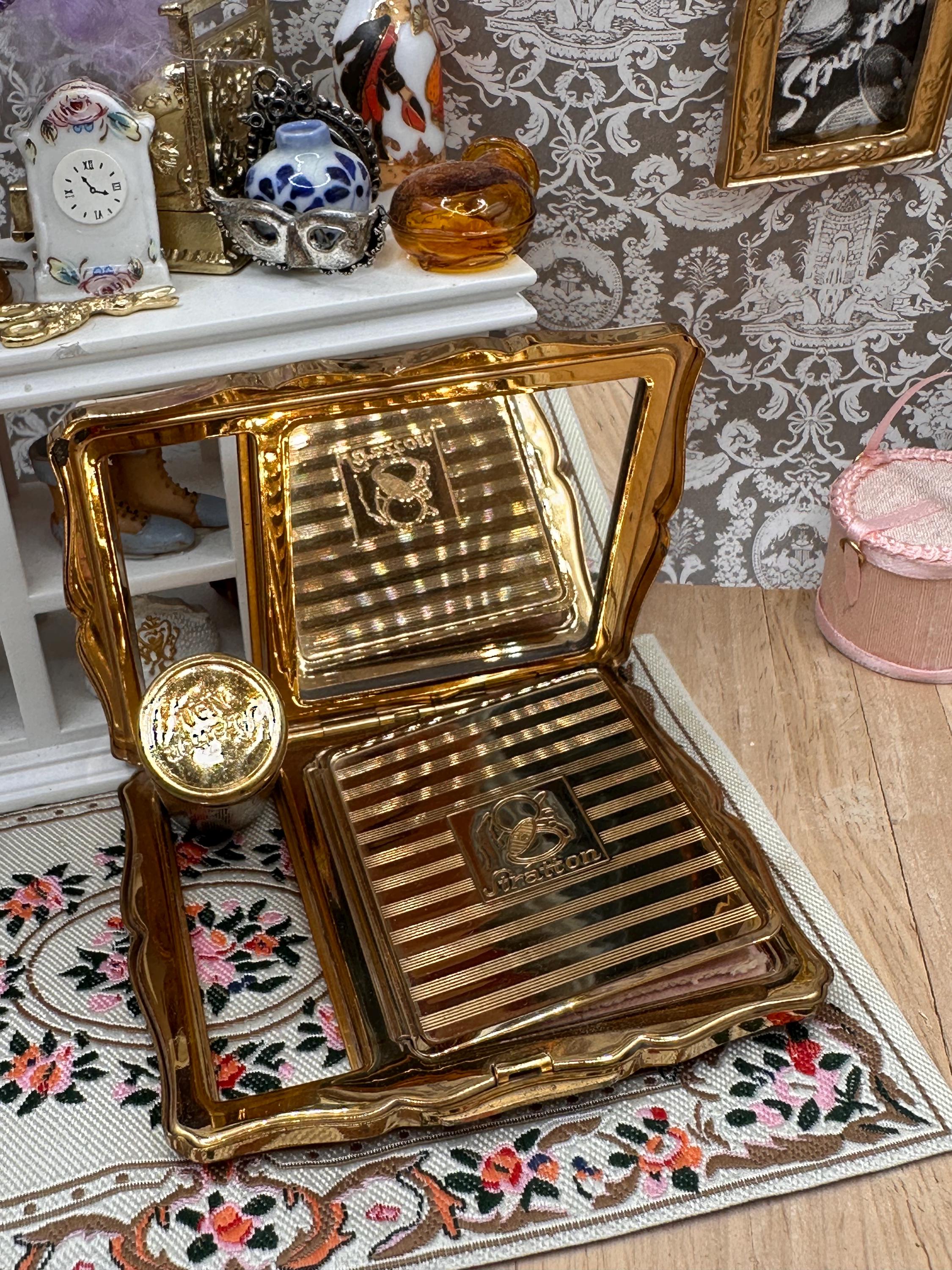 Vintage Stratton Lipstick Empress Mother of Pearl Compact – Compact-in-Hand Vanity Set – Original Lipstick, Puff & Sifter – 8.5 x 7cm