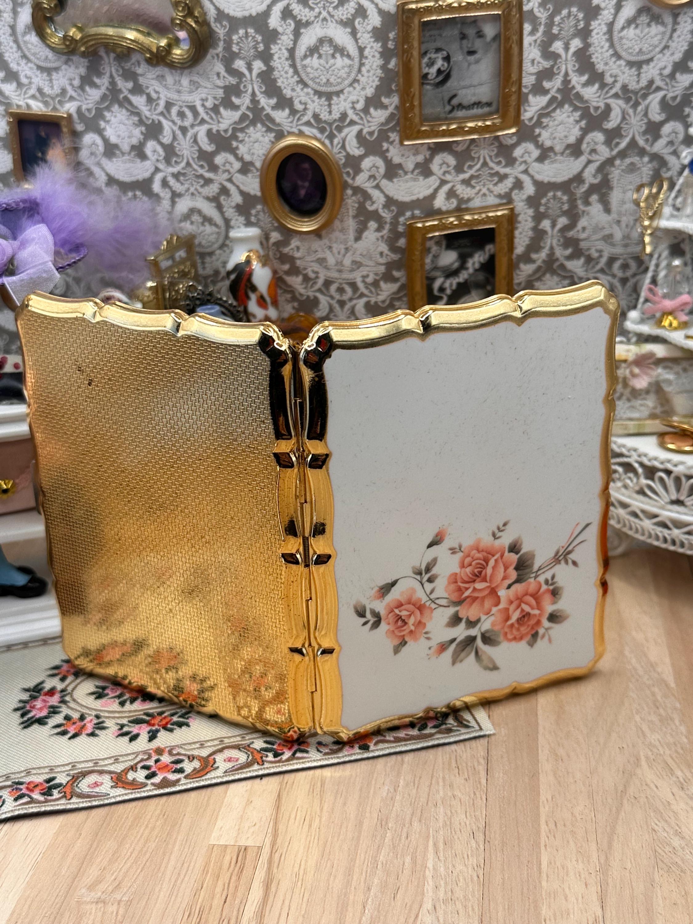 Vintage Stratton Large Enamel Floral Cigarette Case White Roses Gold Tone Vanity Case 11cm