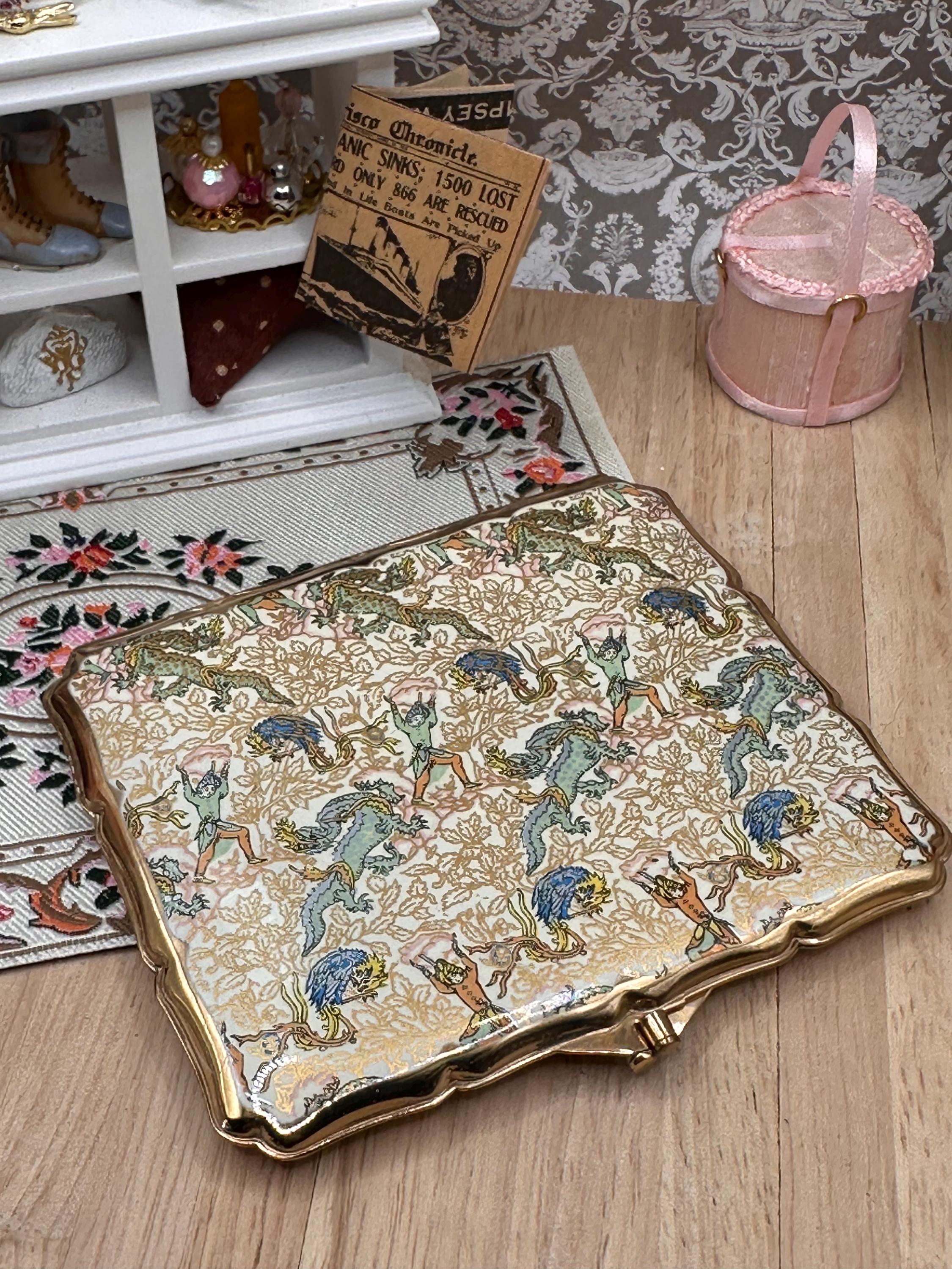 Vintage Stratton Chinoiserie Dragon Cigarette Case Gold Tone Made in England