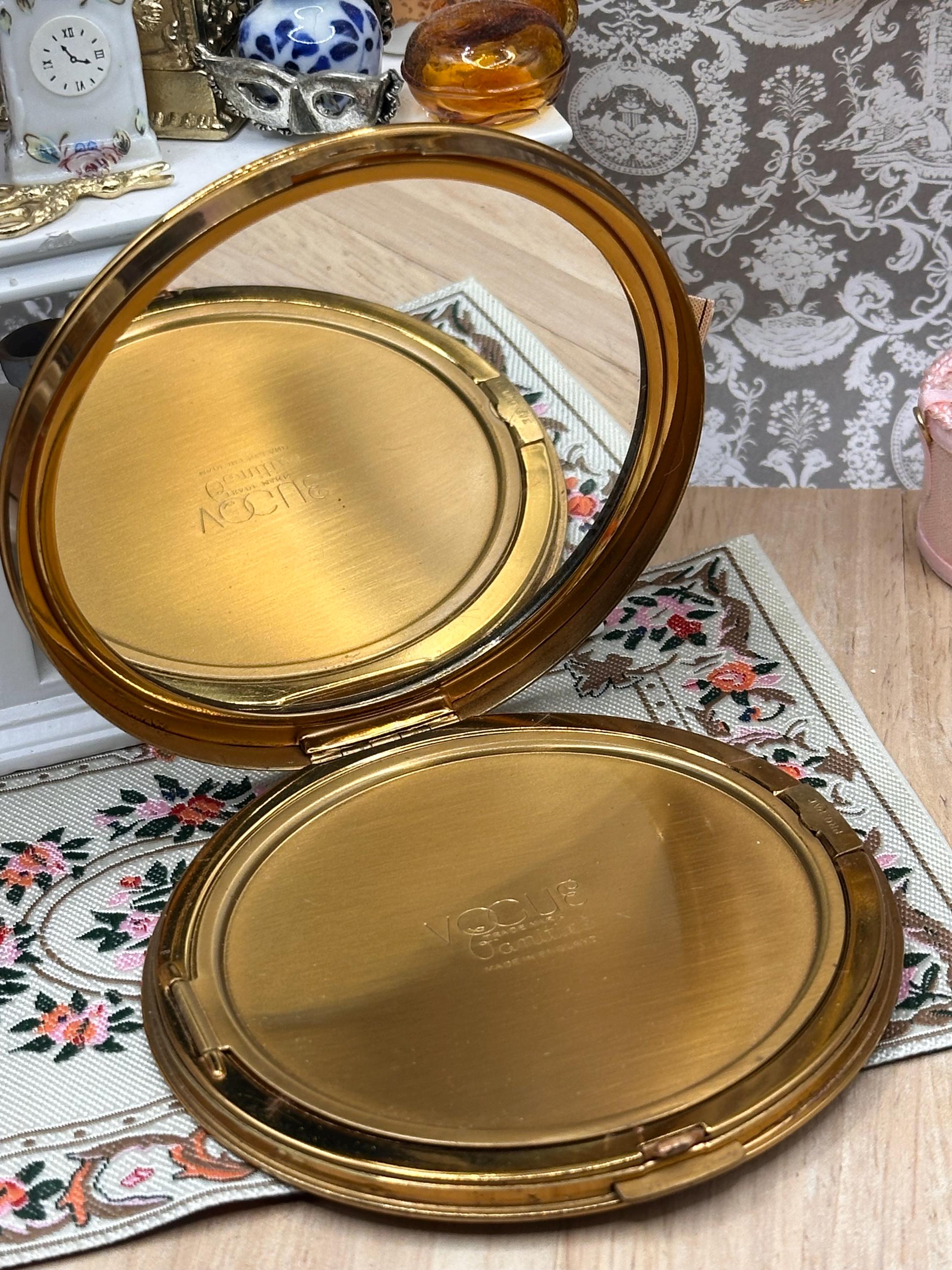 Vintage Vogue Enamel Blue Flower Powder Compact 8.5cm Unused Swansdown Puff Made in England