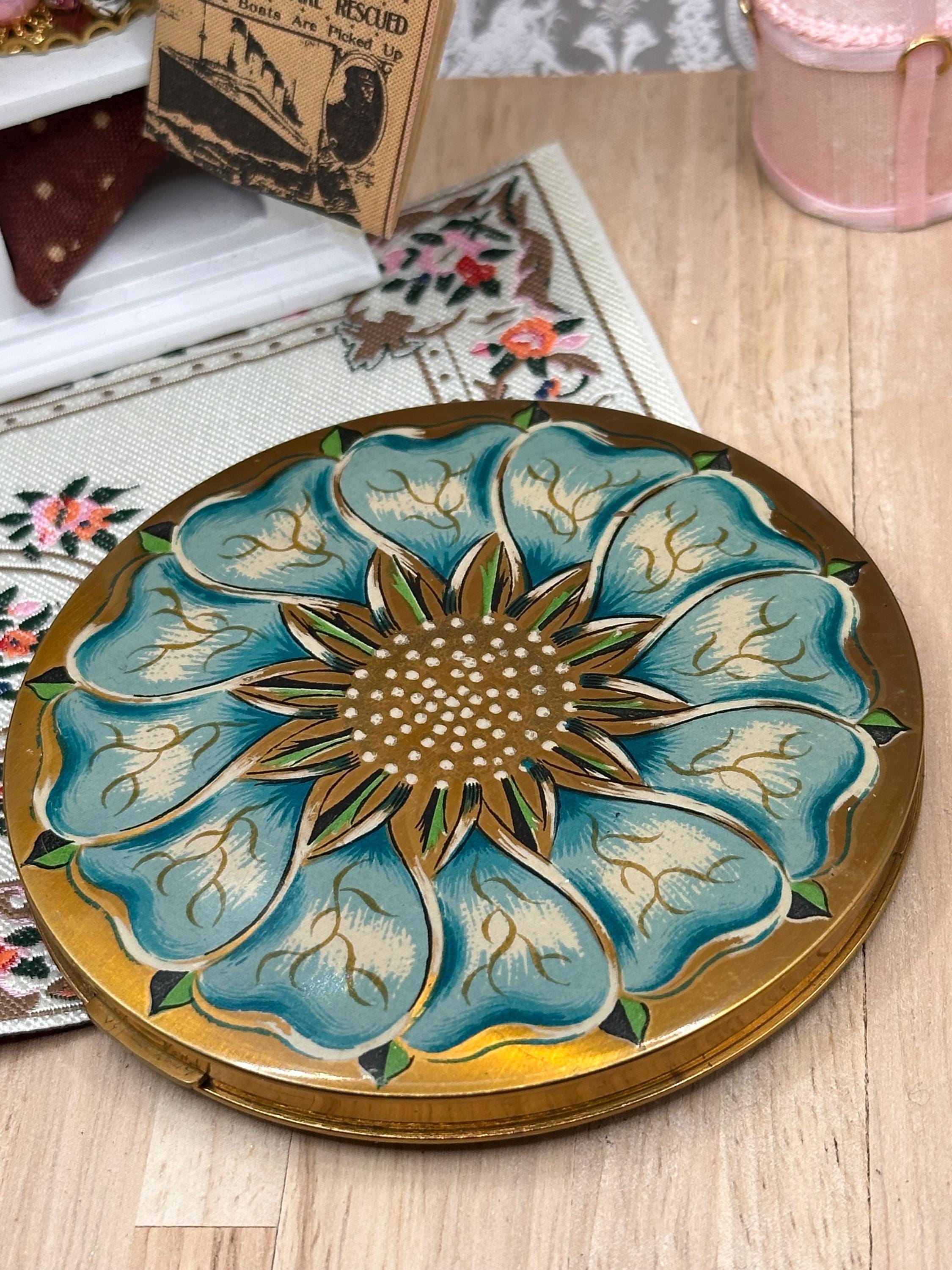 Vintage Vogue Enamel Blue Flower Powder Compact 8.5cm Unused Swansdown Puff Made in England