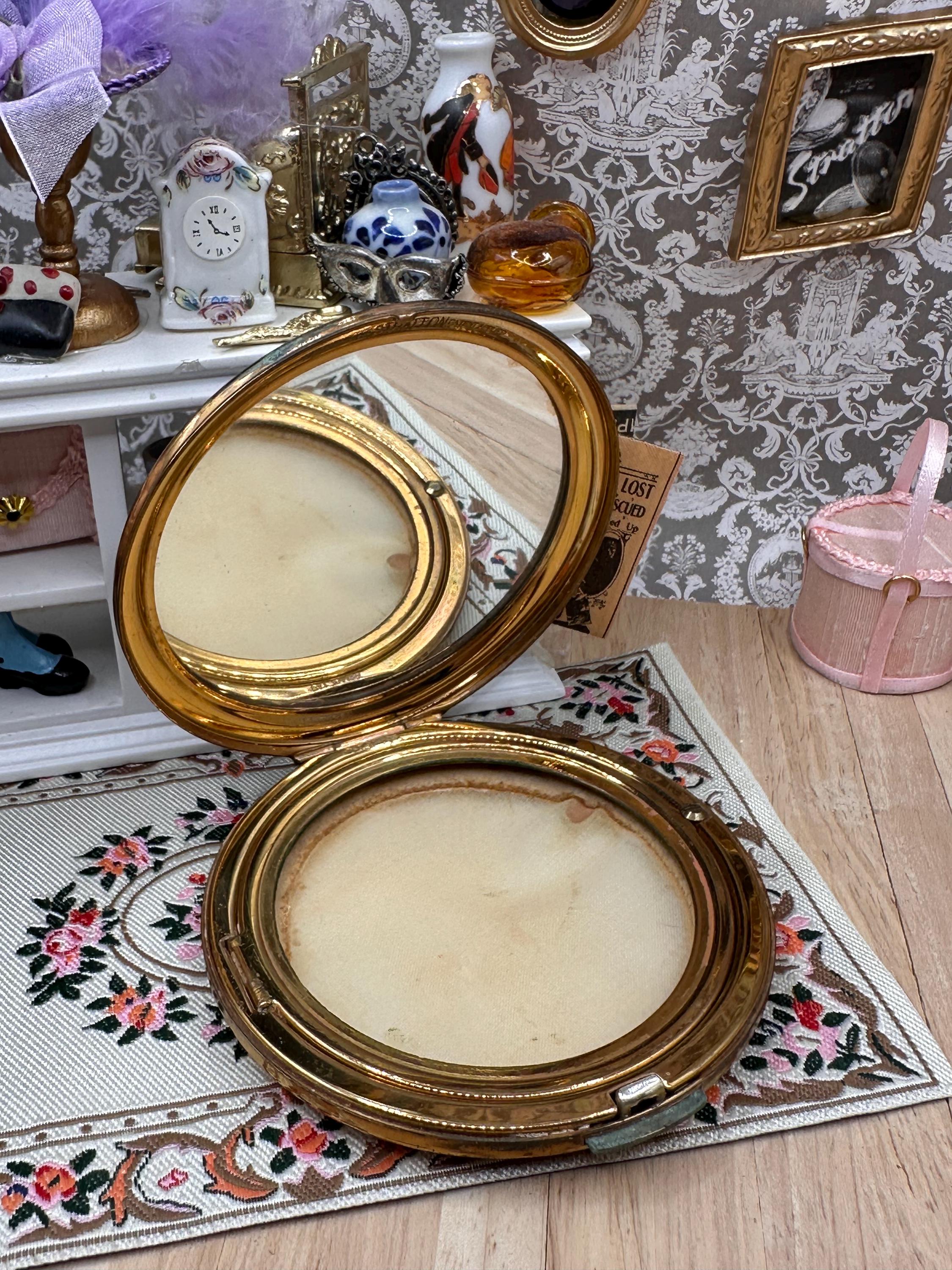 Stratton Baron Pas de Quatre Ballerina Powder Compact 1950s Ballet Dancers 8cm