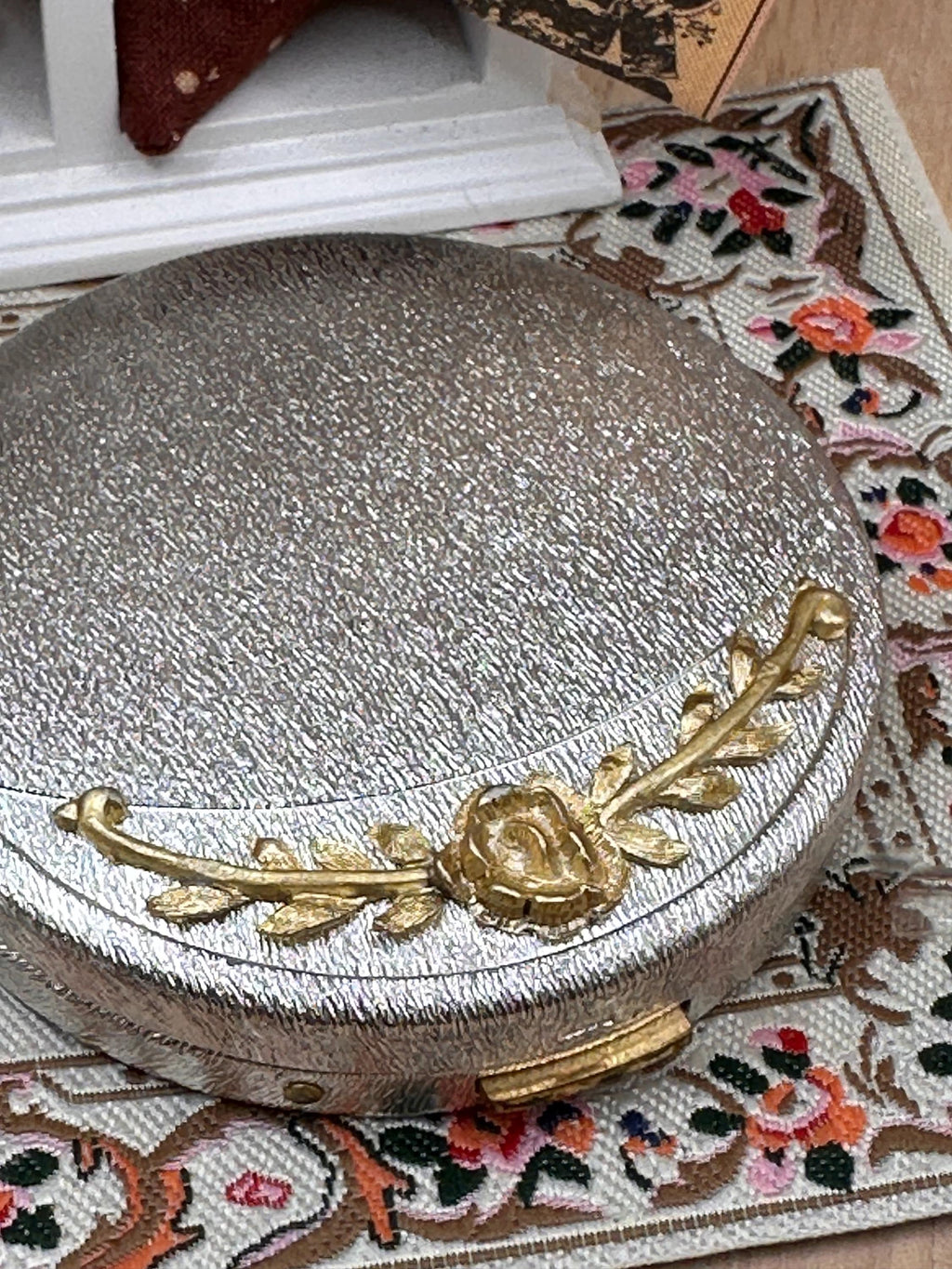 Vintage Du Barry Cloudsilk Unused Powder Compact 6.5cm Rose Gold Floral Design