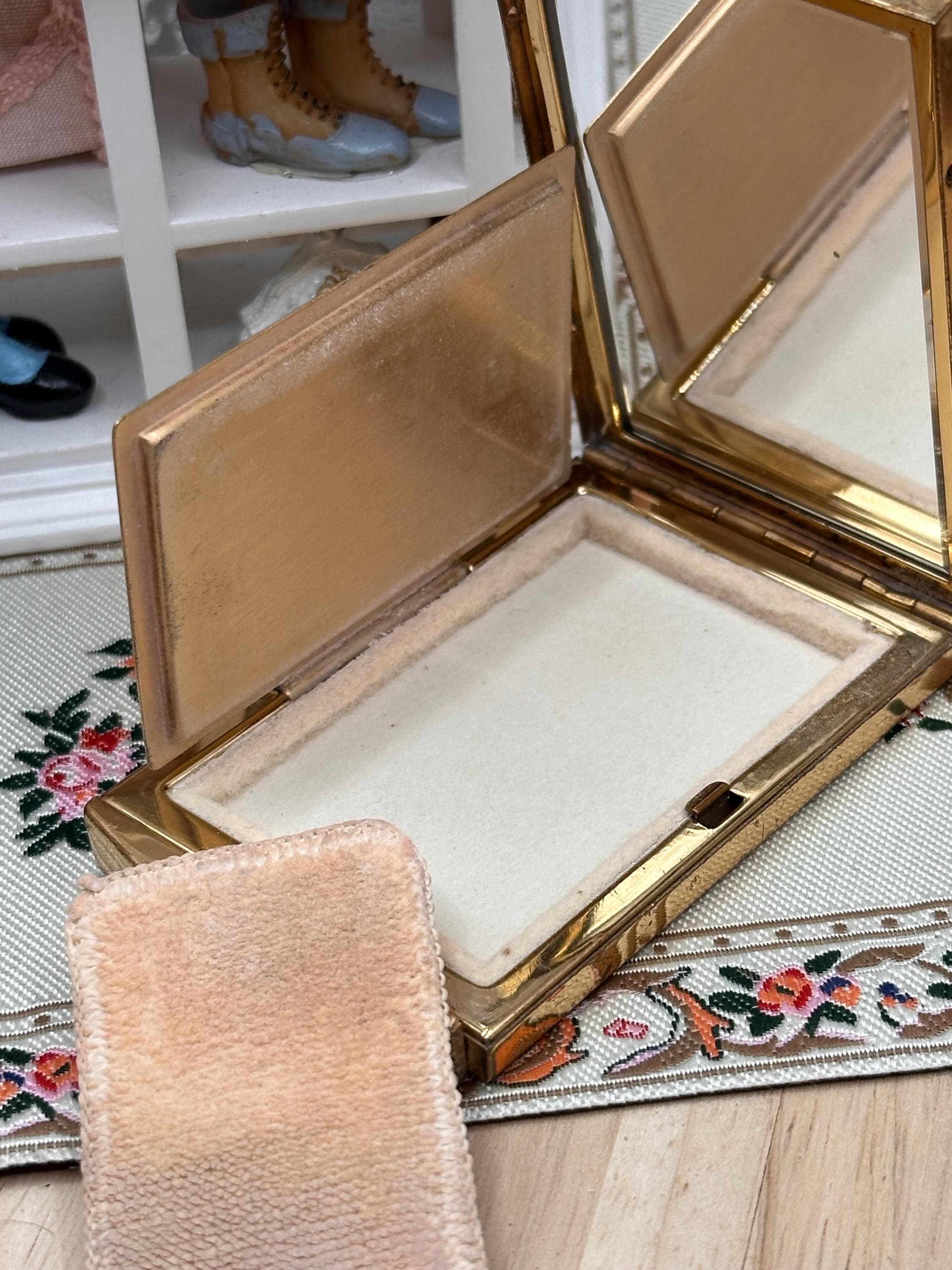 Vintage Kotler & Kopit K and K Purple Enamel Powder Compact Art Deco Patent 1802796 7.5cm x 5cm