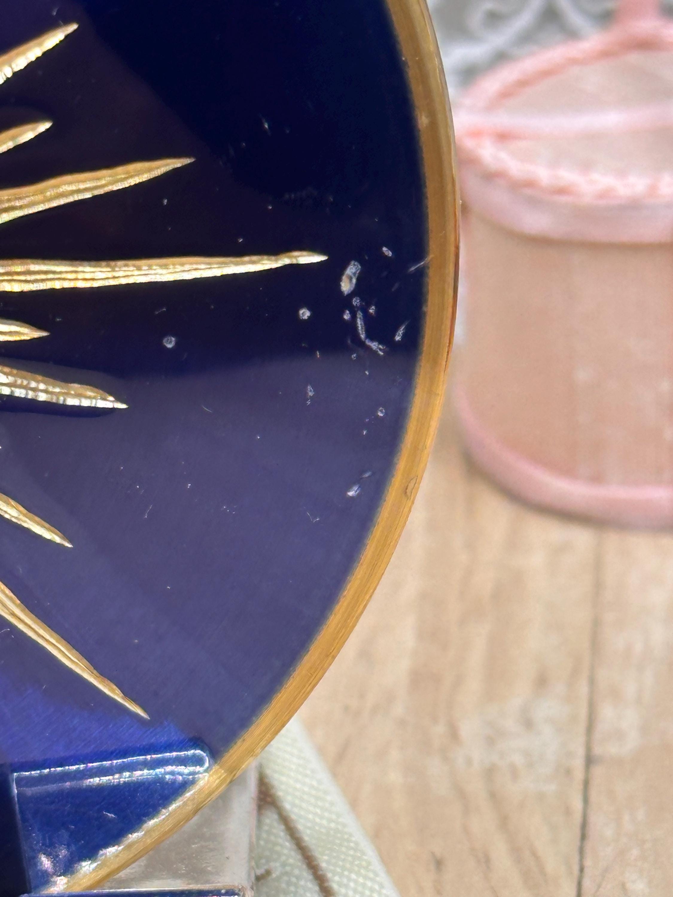 Vintage Stratton Cobalt Blue Guilloché Enamel Starburst Powder Compact 8.5cm Made in England