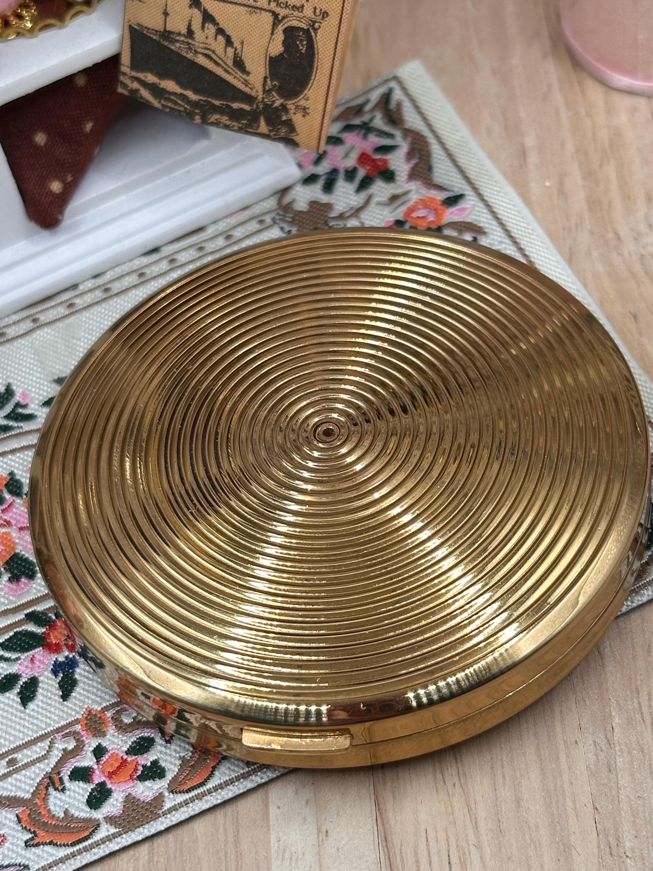 Vintage Floral Powder Compact Gold Tone Mirror Compact 7.5cm