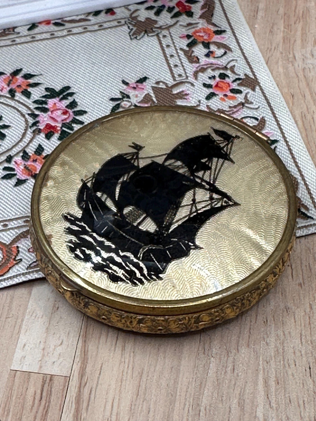 Vintage 1930s Enamel Sailing Ship Powder Compact with Concealed Rouge – Attributed to Bliss Brothers