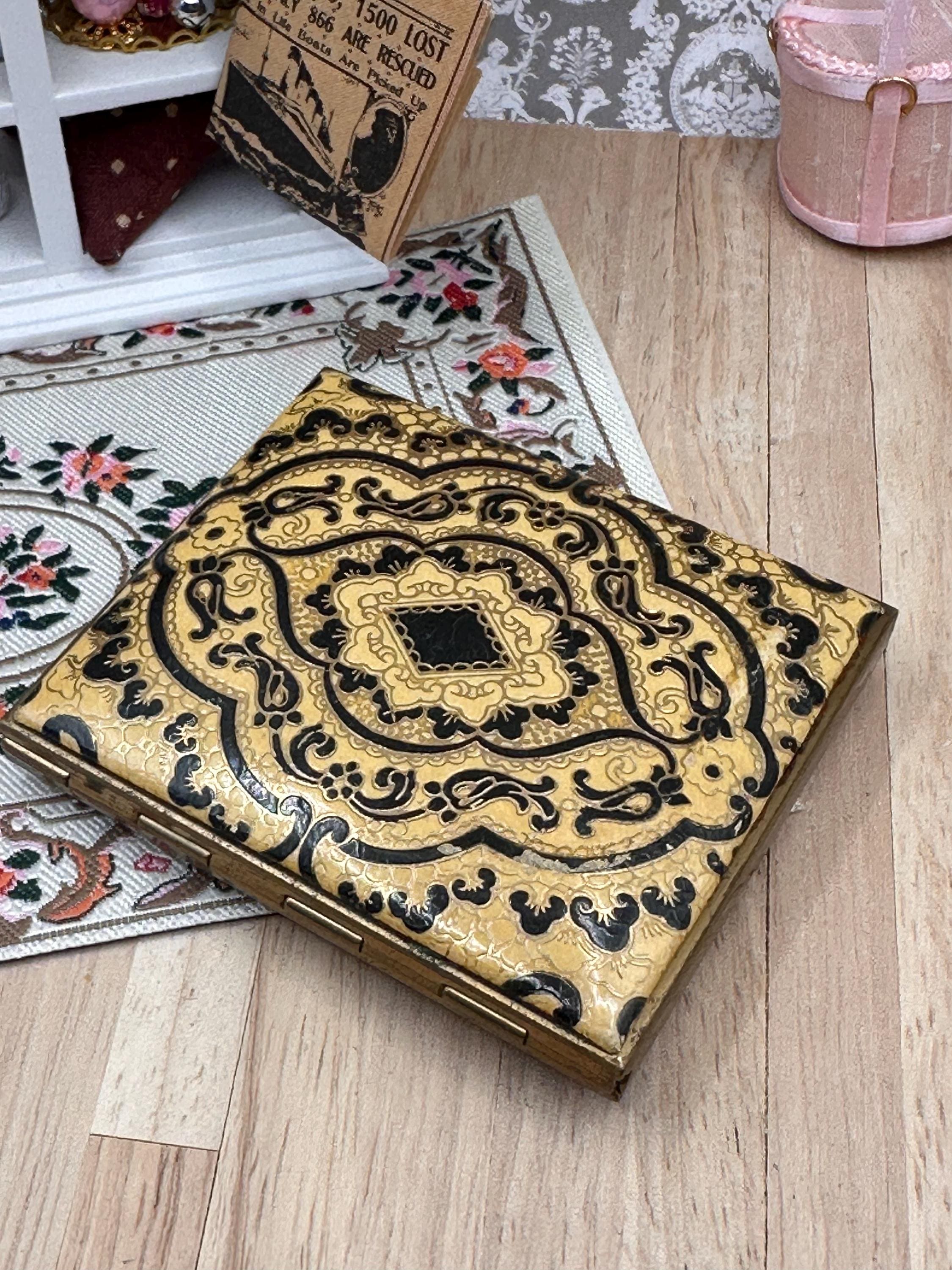 Vintage Italian Florentine Leather Powder Compact – Black & Gold Tooled Design – 1940s 1950s