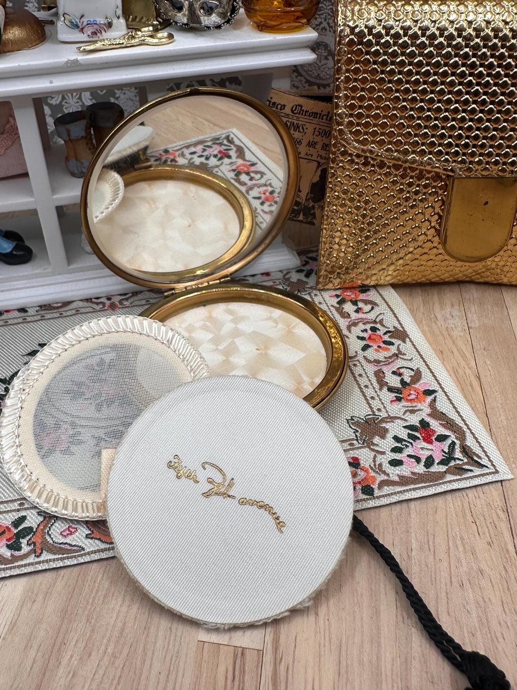 Vintage Zell Fifth Avenue Miracle Mesh Powder Compact & Purse Case – Unused Complete Set