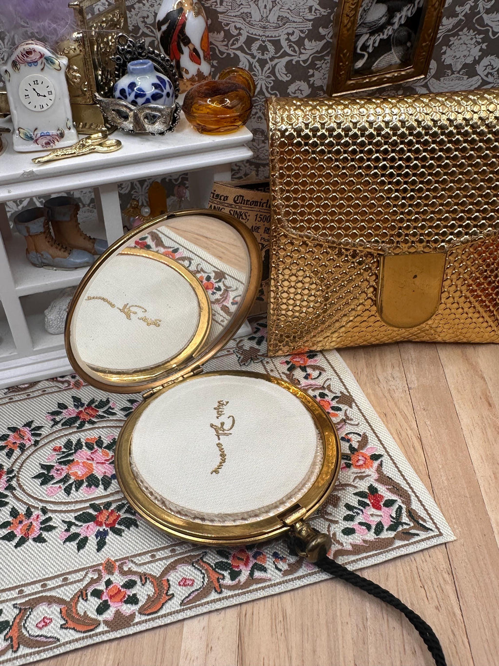 Vintage Zell Fifth Avenue Miracle Mesh Powder Compact & Purse Case – Unused Complete Set
