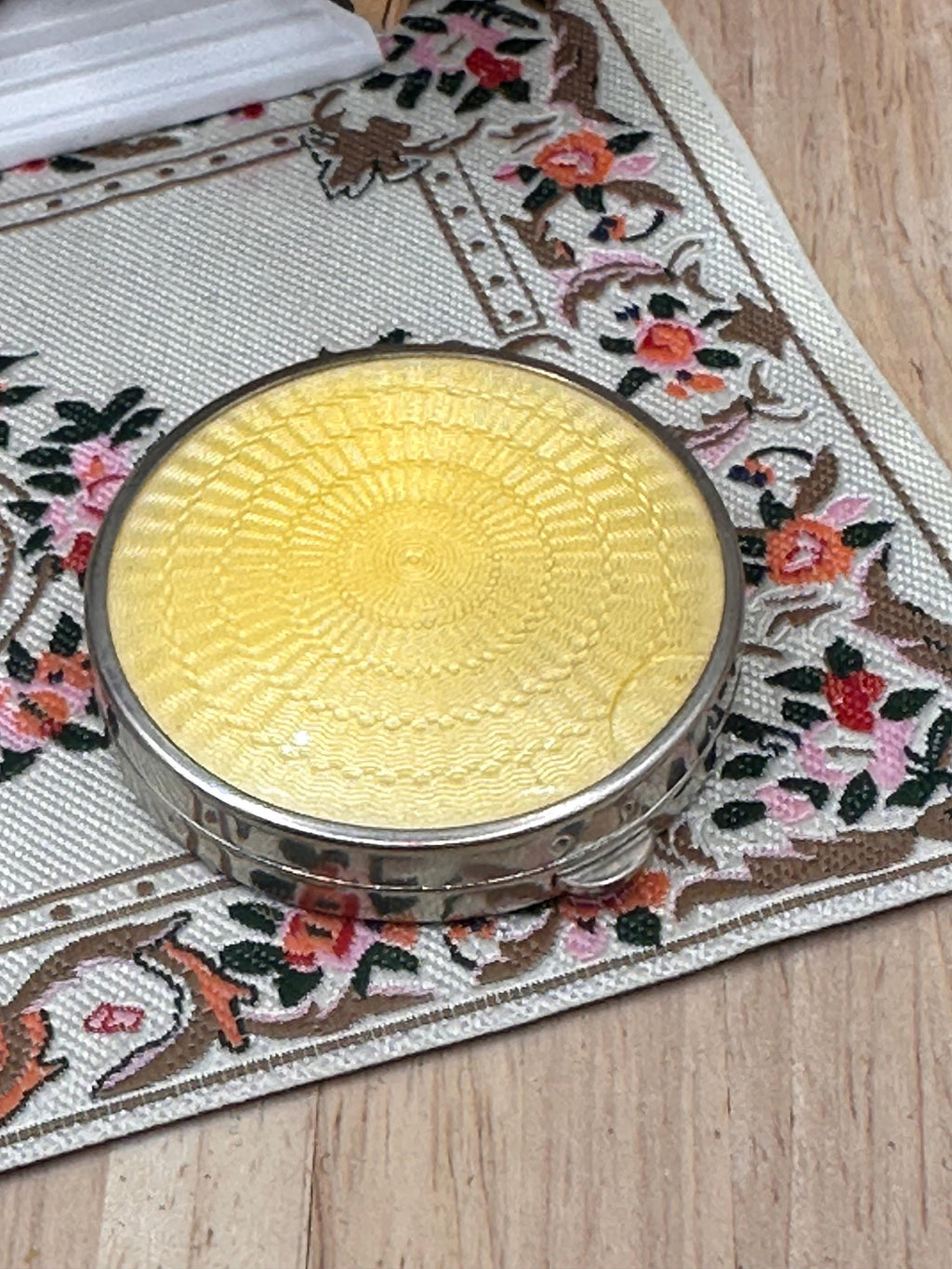 Vintage 1930s La Vogue Powder Compact Yellow Guilloché Enamel Patent 764576 Made in England