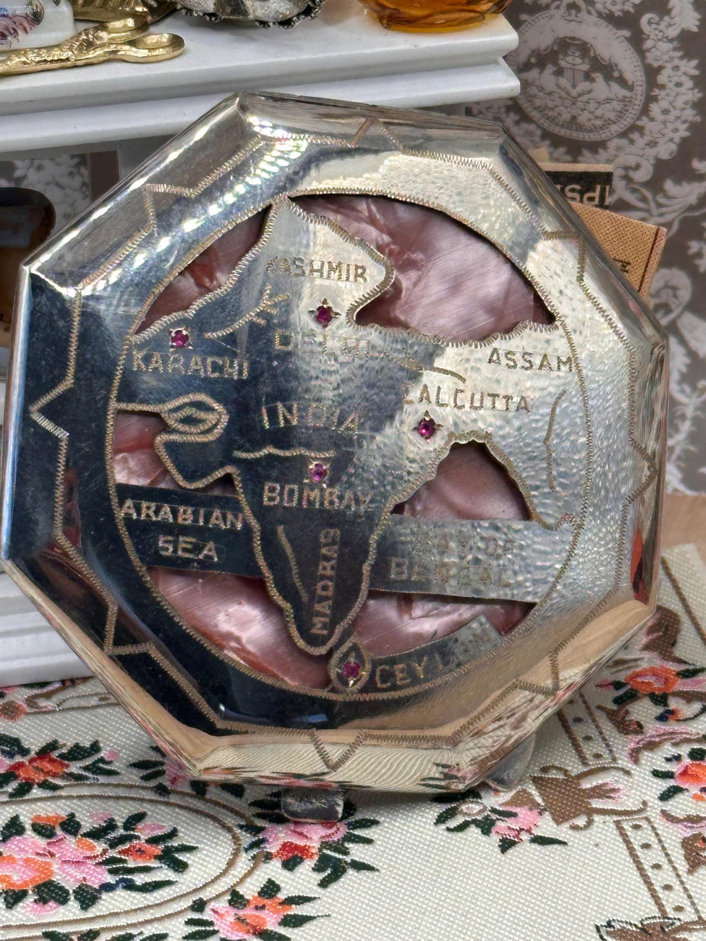 Vintage 1930s India Map Powder Compact – Pink Celluloid – Five Ruby Set – Art Deco