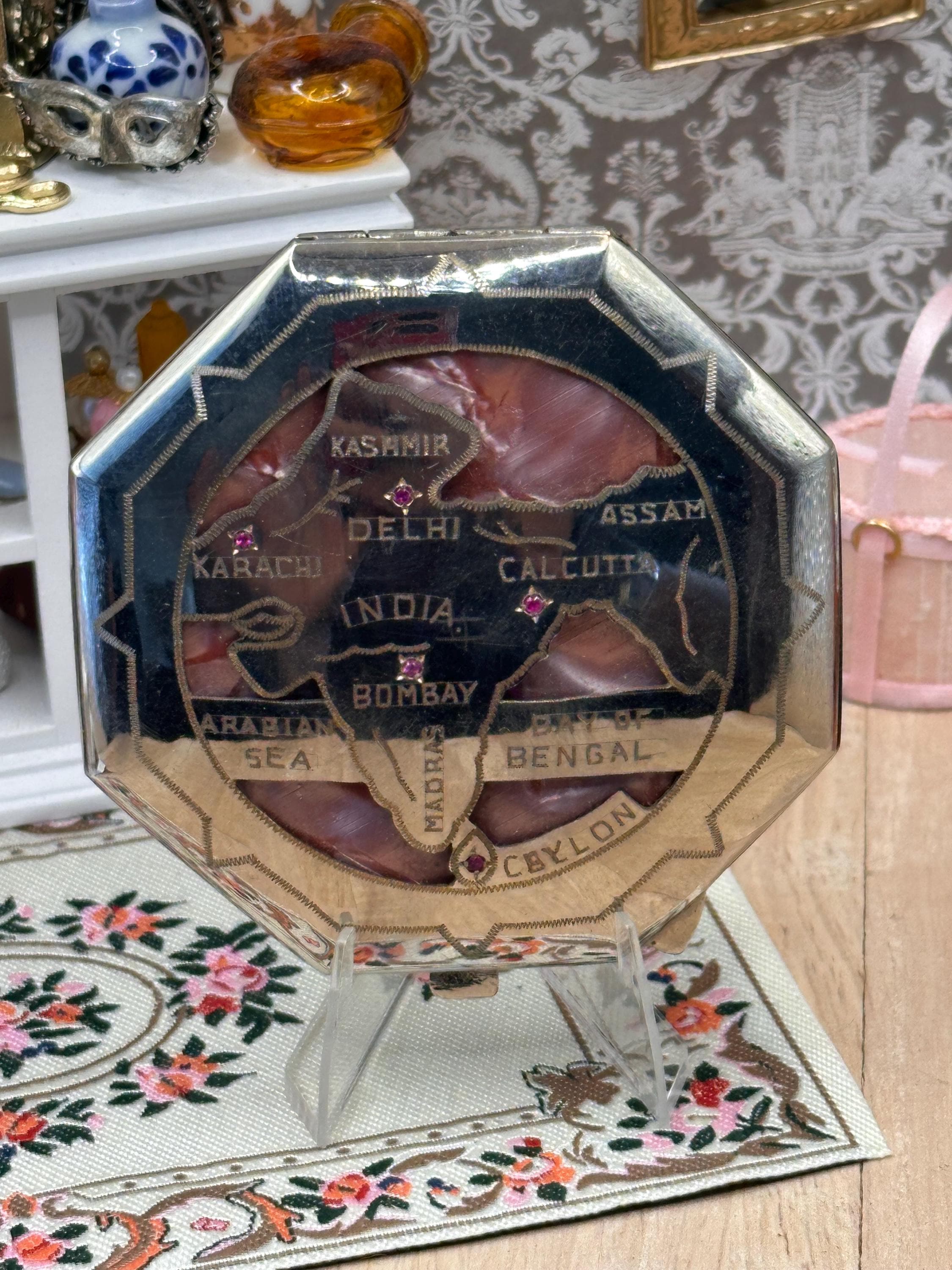 Vintage 1930s India Map Powder Compact – Pink Celluloid – Five Ruby Set – Art Deco