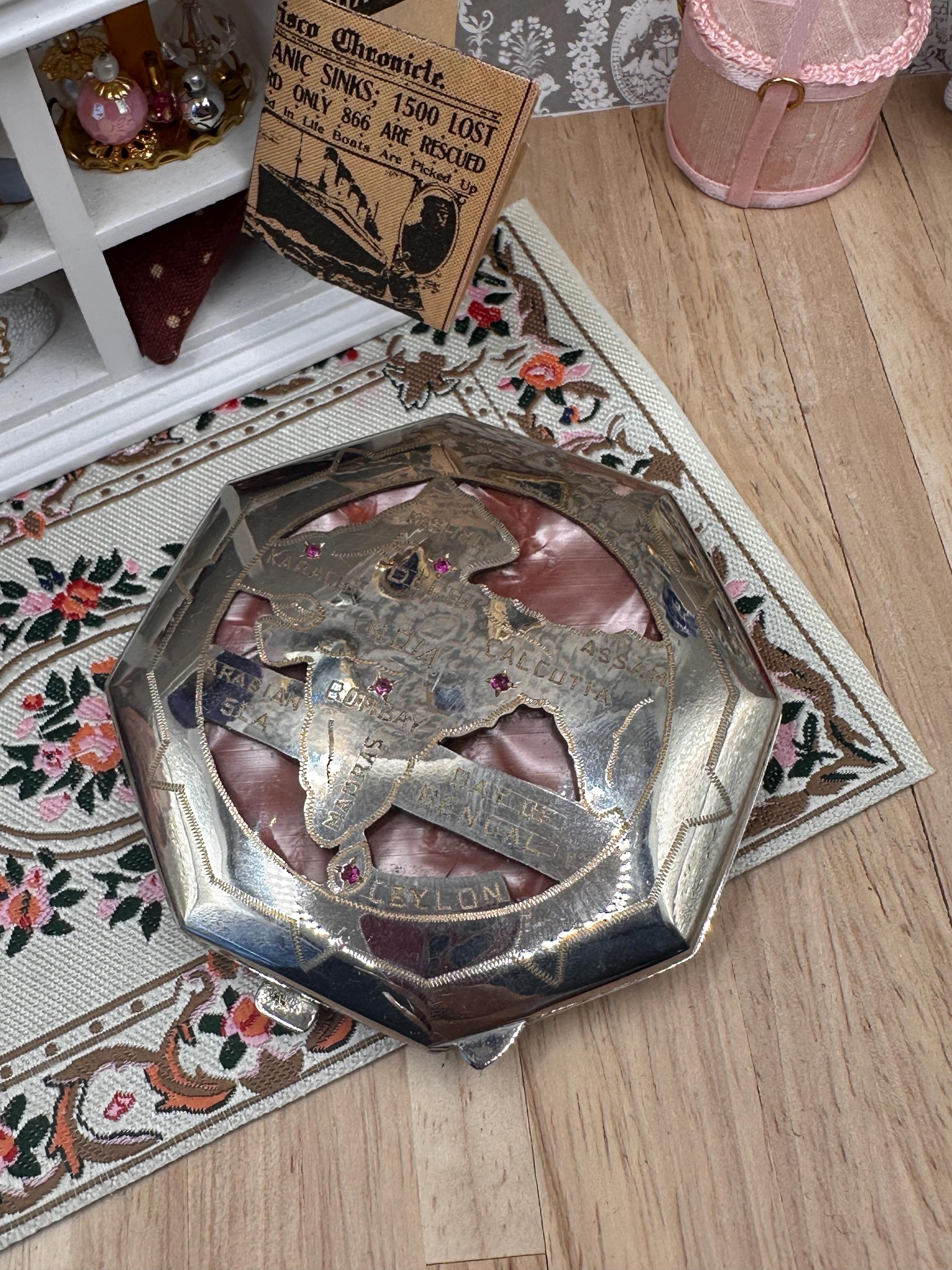 Vintage 1930s India Map Powder Compact – Pink Celluloid – Five Ruby Set – Art Deco