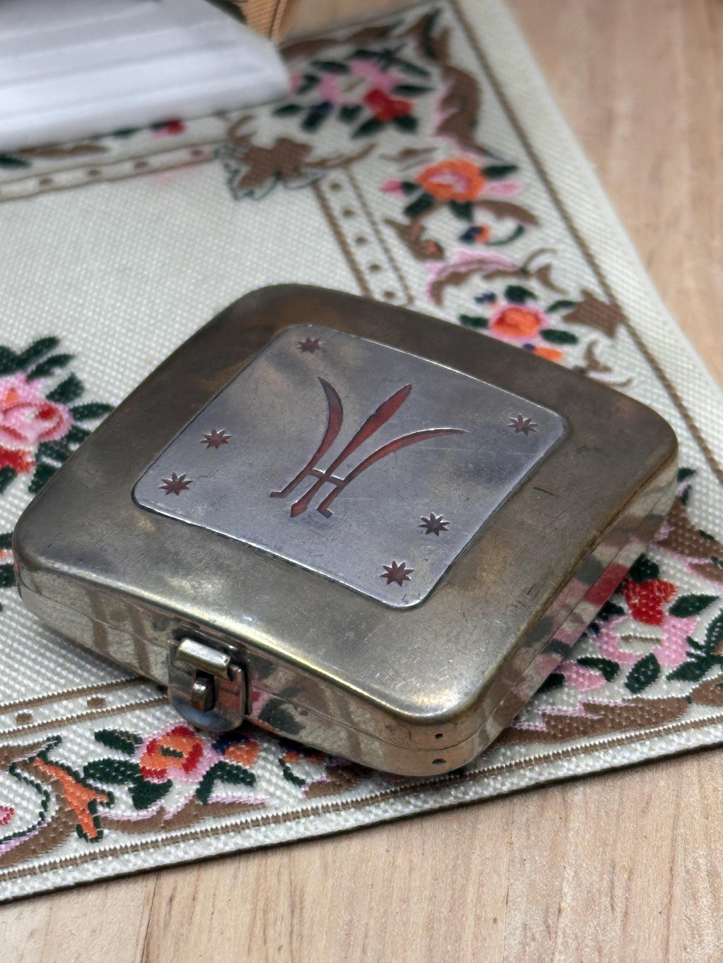 Vintage Richard Hudnut DuBarry Miniature Powder Compact – Art Deco Spider Web – 1920s/30s – 4cm